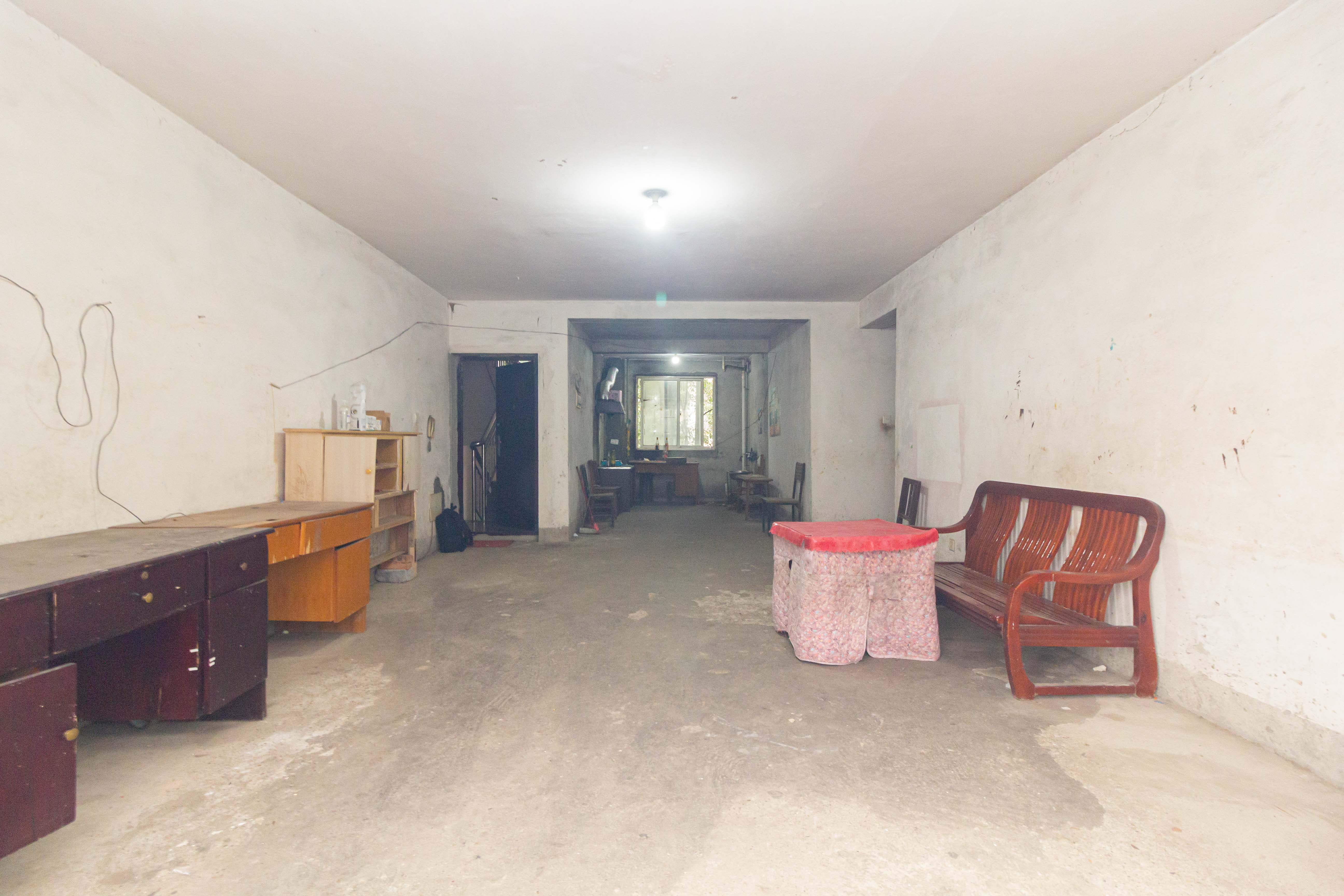 方略学府佳境 4室2厅2卫 85.0万 方略学府佳境 4室2厅2卫 85.0万客厅