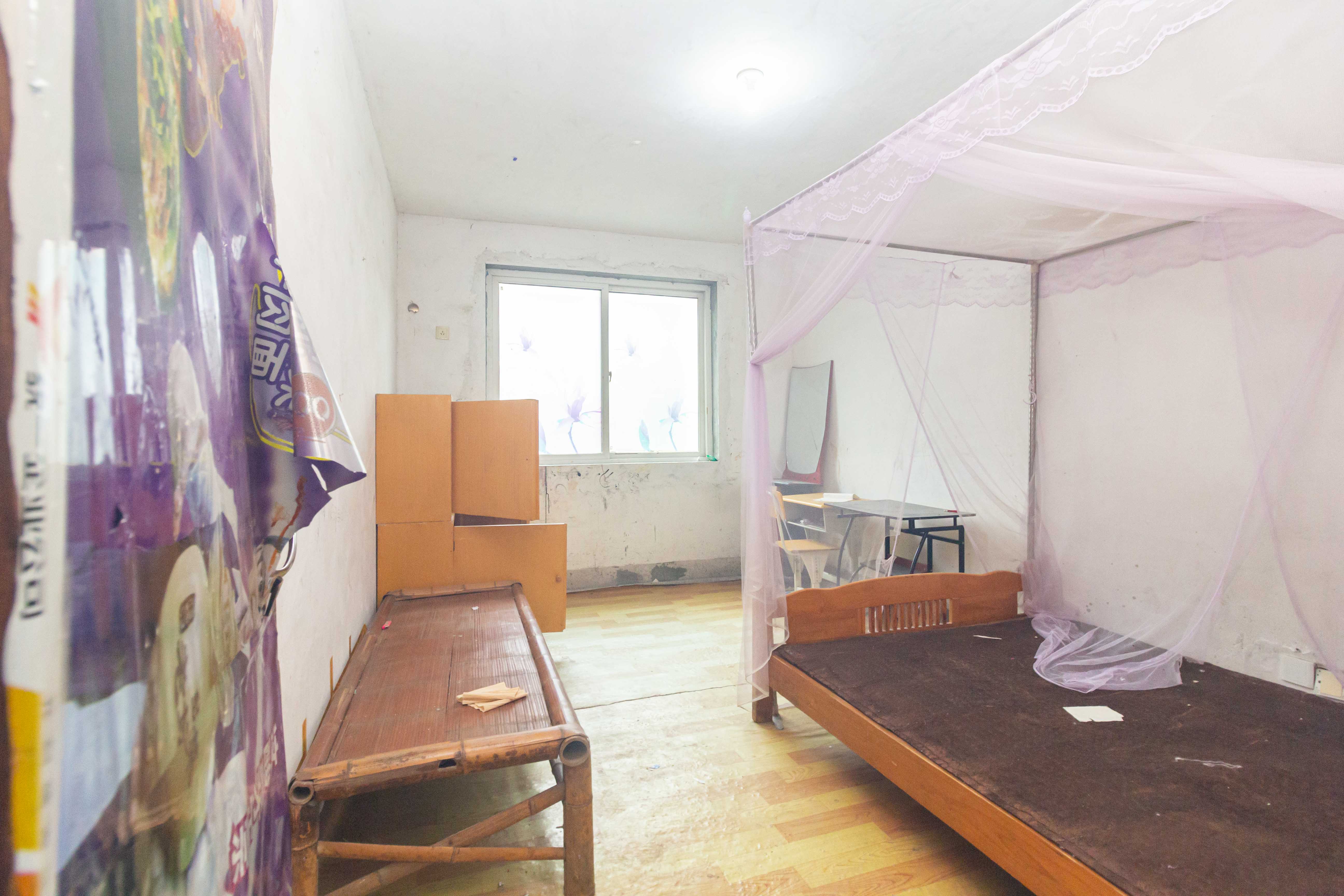 方略学府佳境 4室2厅2卫 85.0万 方略学府佳境 4室2厅2卫 85.0万卧室