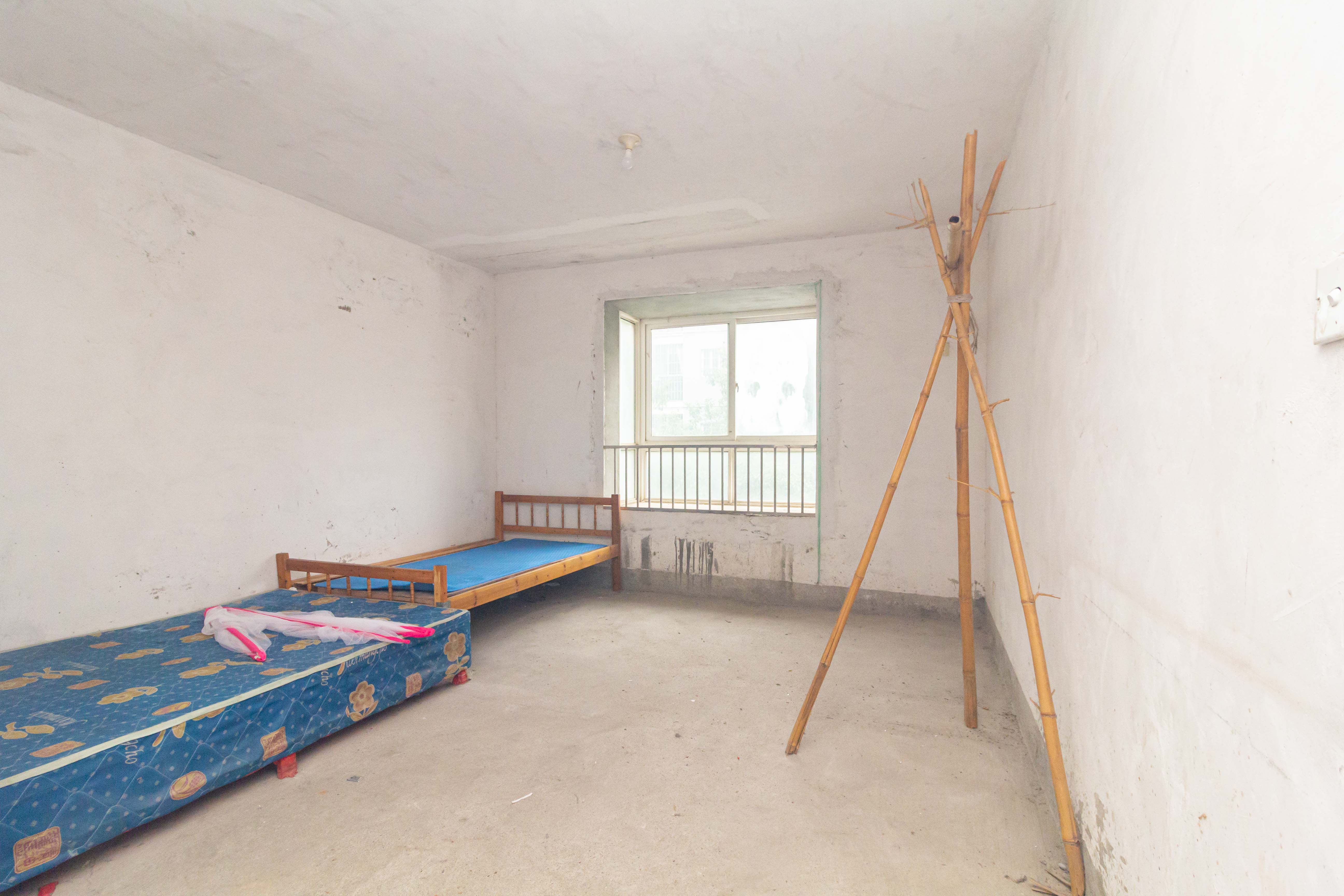 方略学府佳境 4室2厅2卫 85.0万 方略学府佳境 4室2厅2卫 85.0万卧室