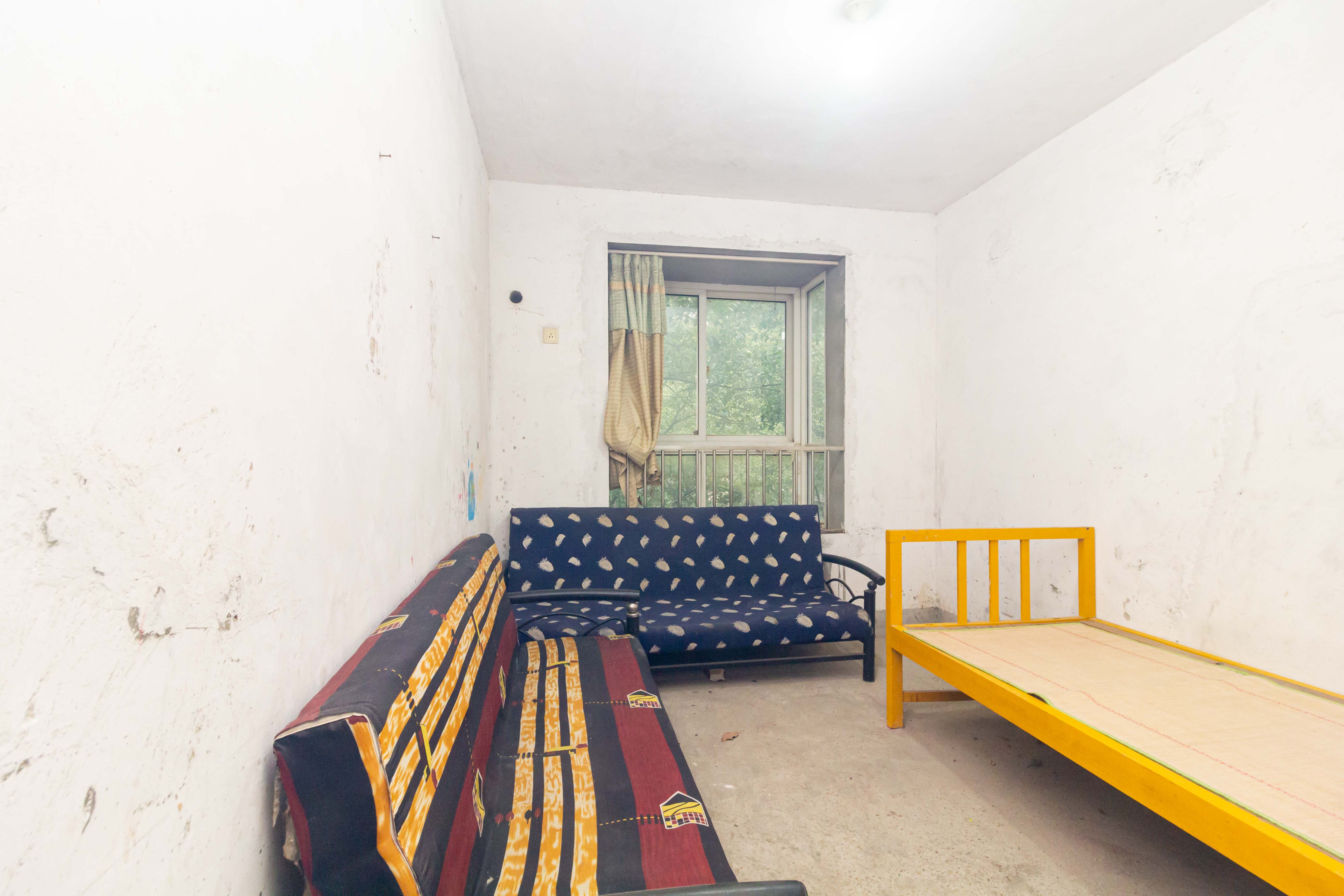 方略学府佳境 4室2厅2卫 85.0万 方略学府佳境 4室2厅2卫 85.0万卧室