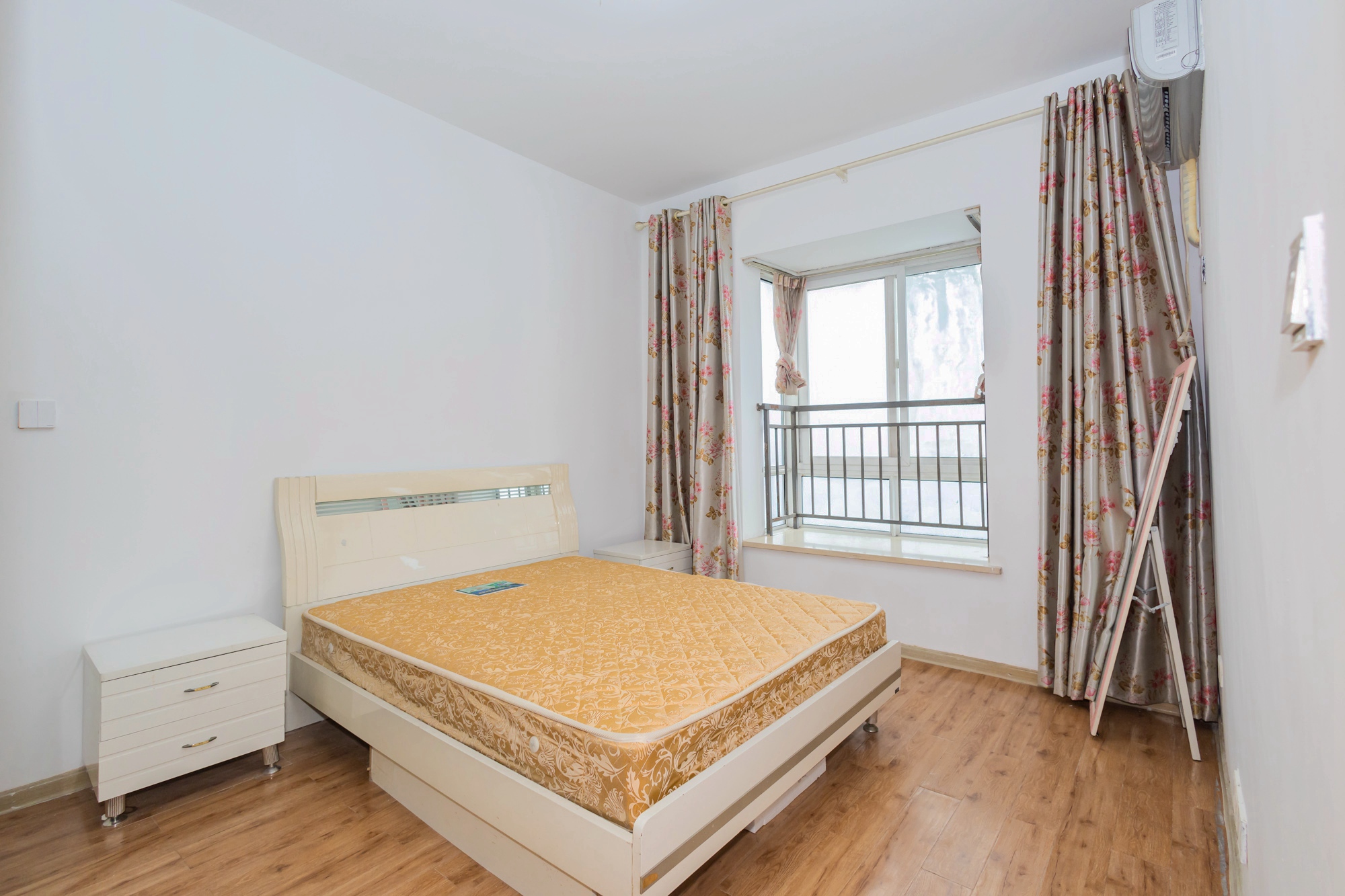 楚天世纪城东苑 2室2厅1卫 39.8万 楚天世纪城东苑 2室2厅1卫 39.8万卧室