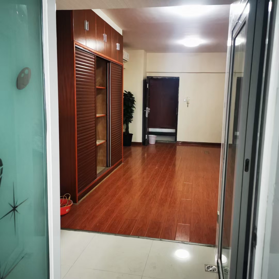 龙泰上品  1室1厅1卫   900.00元/月室内图