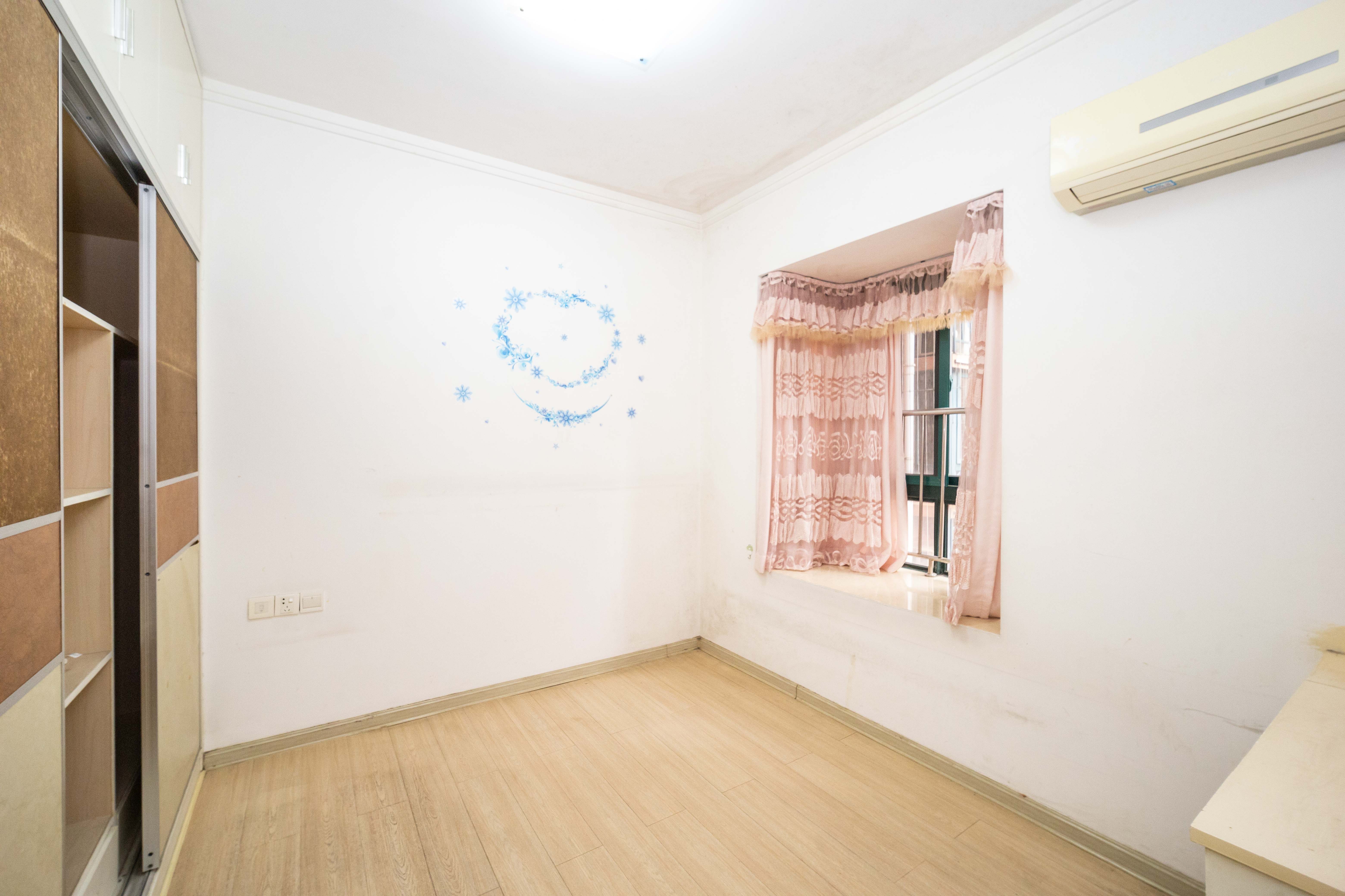 东玺门 2室2厅1卫 66.0万 东玺门 2室2厅1卫 66.0万卧室