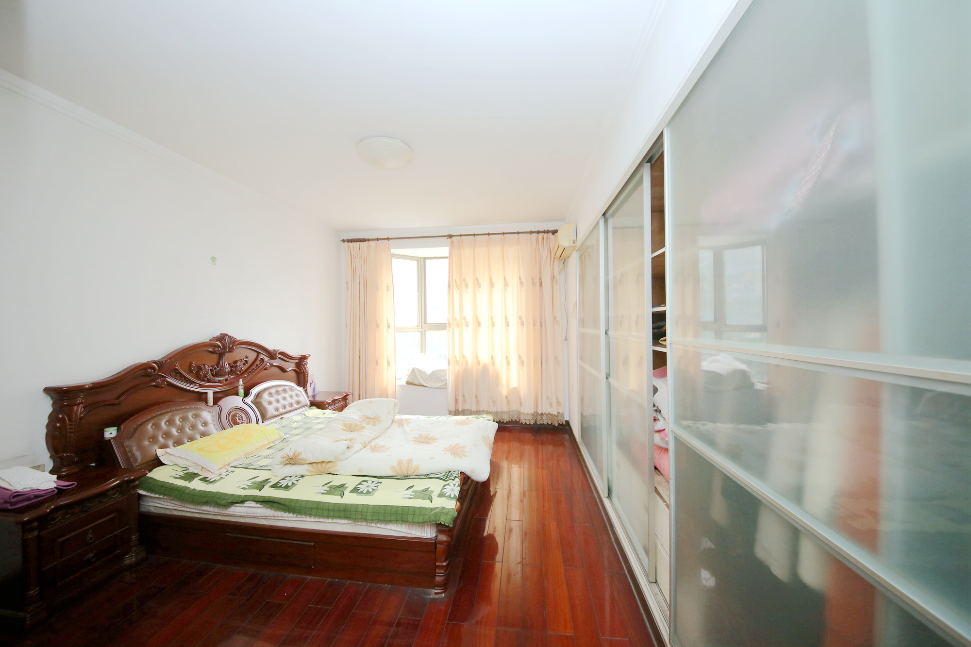 泰时新雅园  3室2厅2卫    94.0万卧室