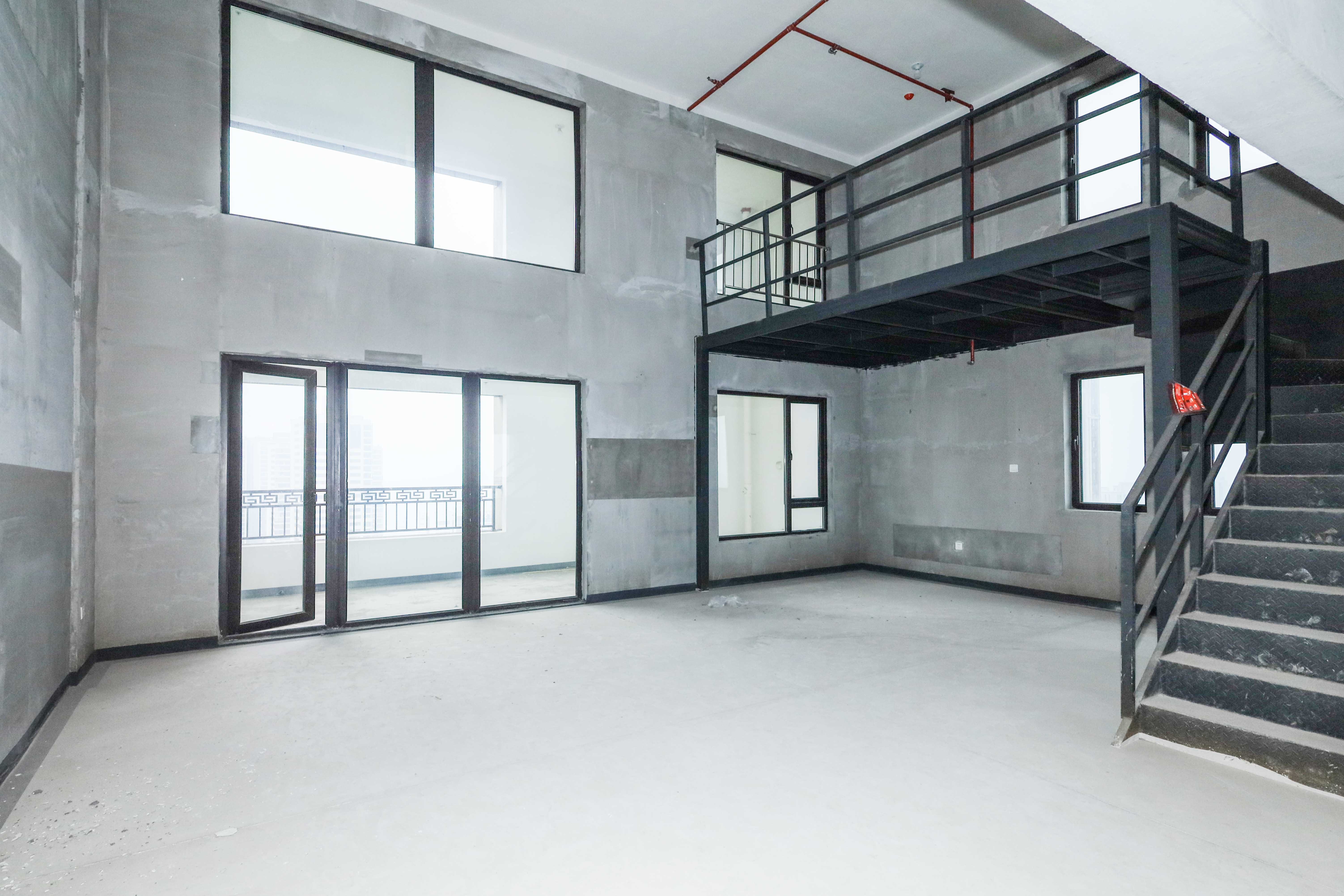 建发央著  5室2厅2卫   360.00万