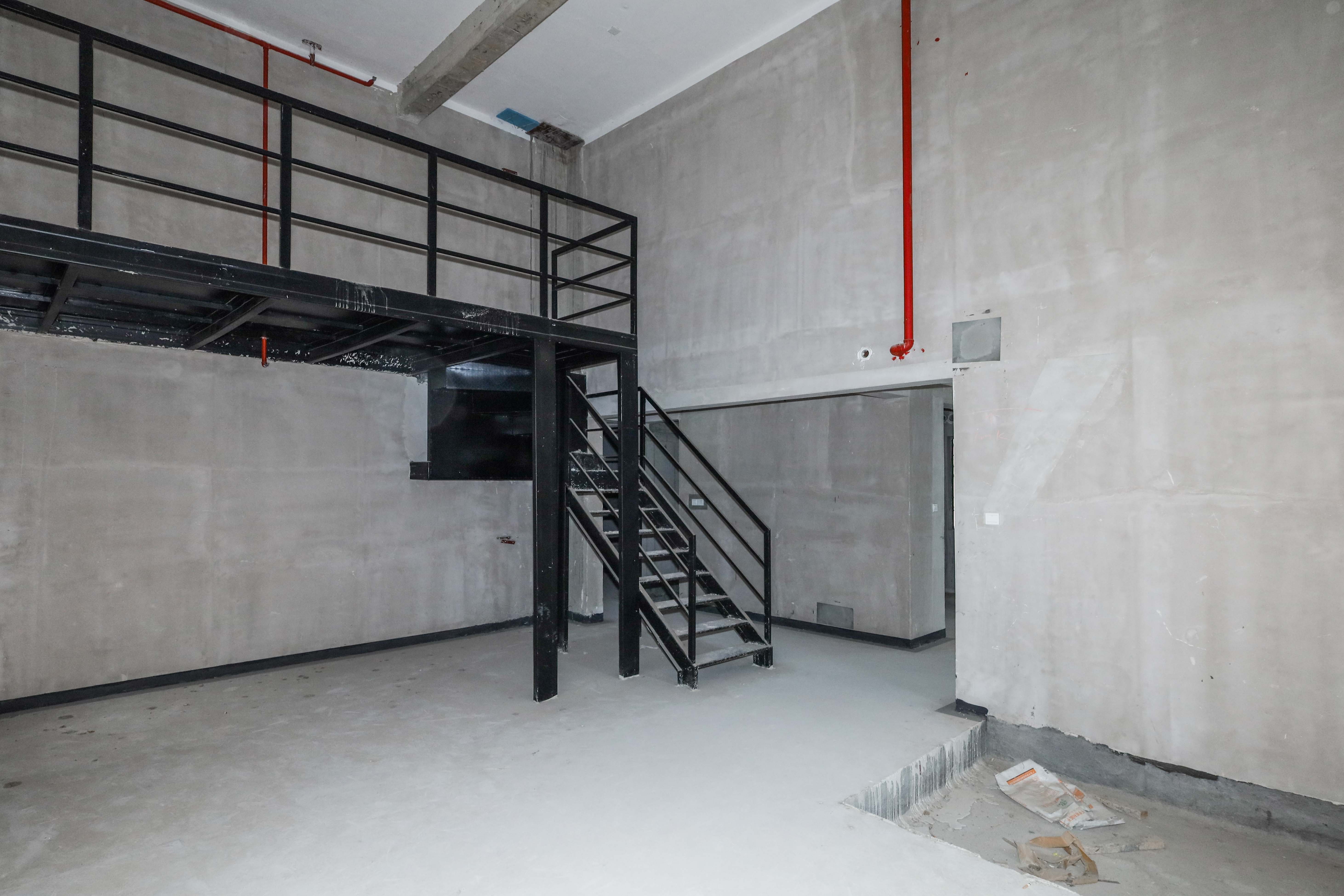 建发央著  4室2厅2卫    320.0万客厅