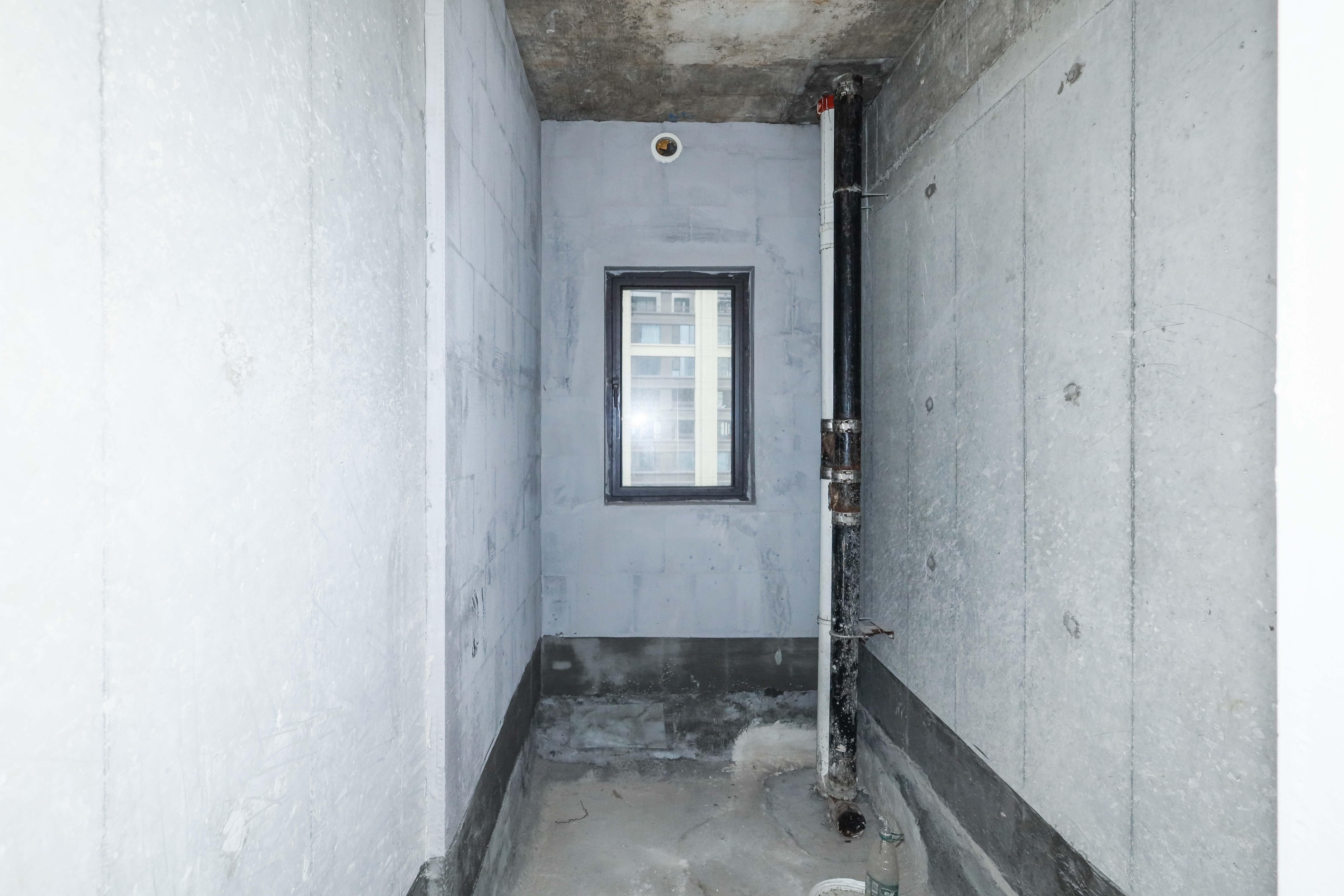 建发央著  4室2厅2卫    320.0万卫生间