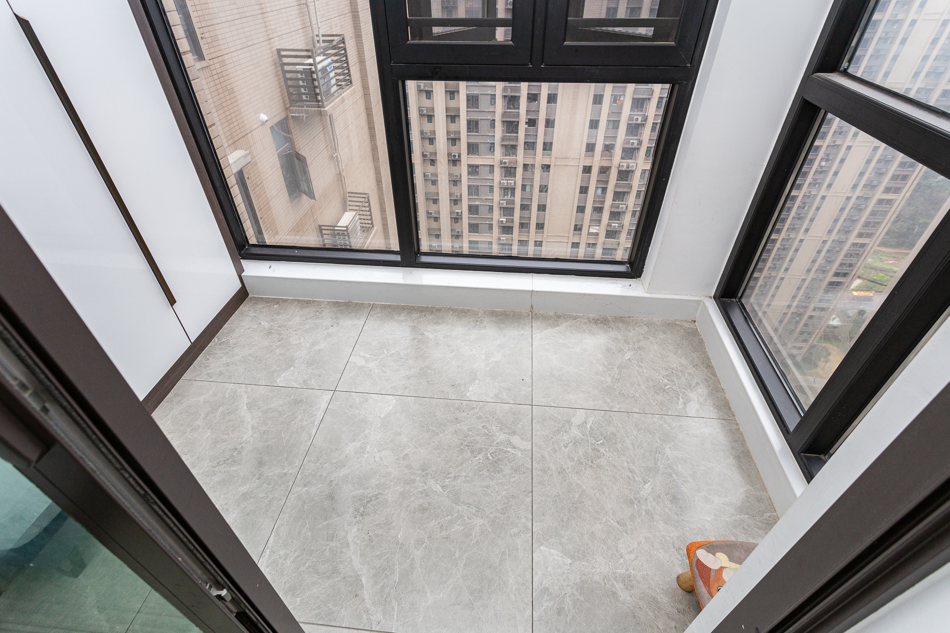 时代倾城四期 3室2厅2卫 106.0万 时代倾城四期 3室2厅2卫 106.0万阳台