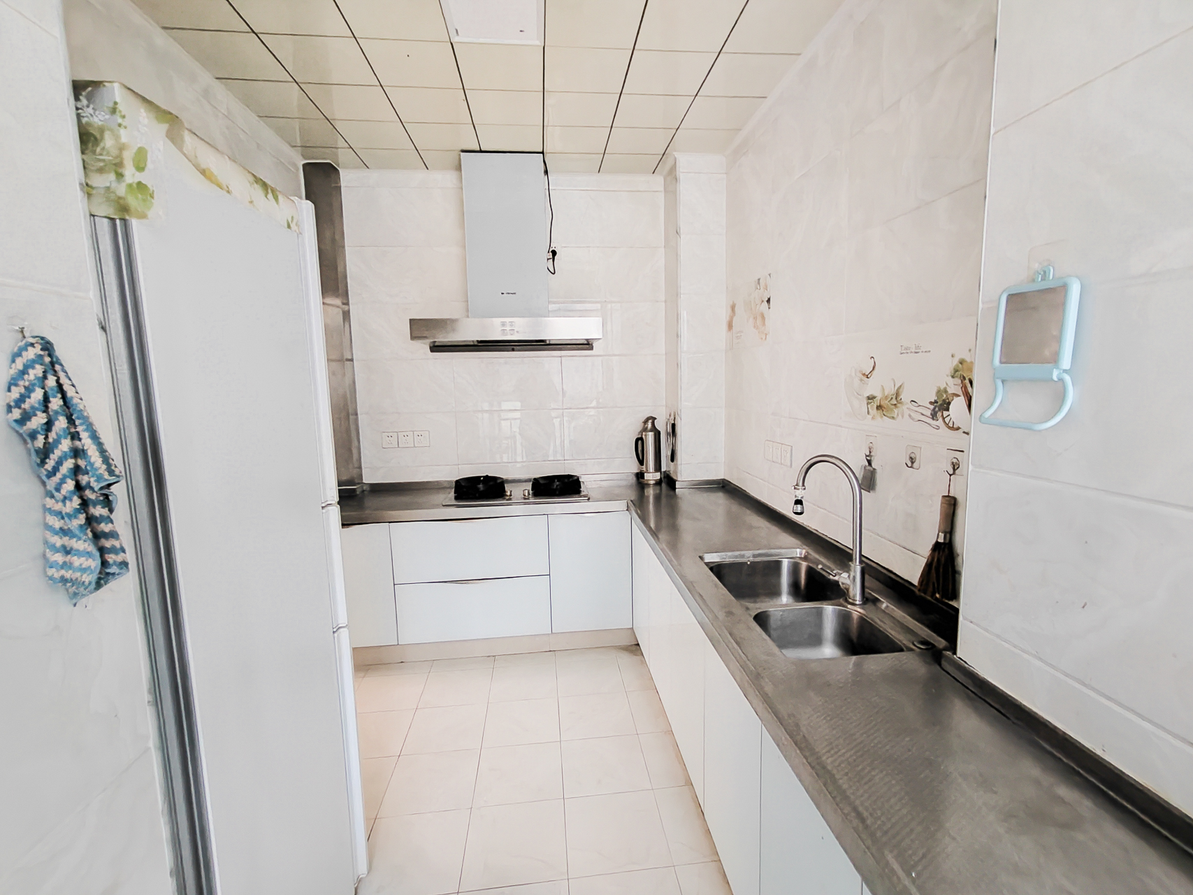 名家翡翠花园 3室2厅1卫 149.0万 名家翡翠花园 3室2厅1卫 149.0万厨房