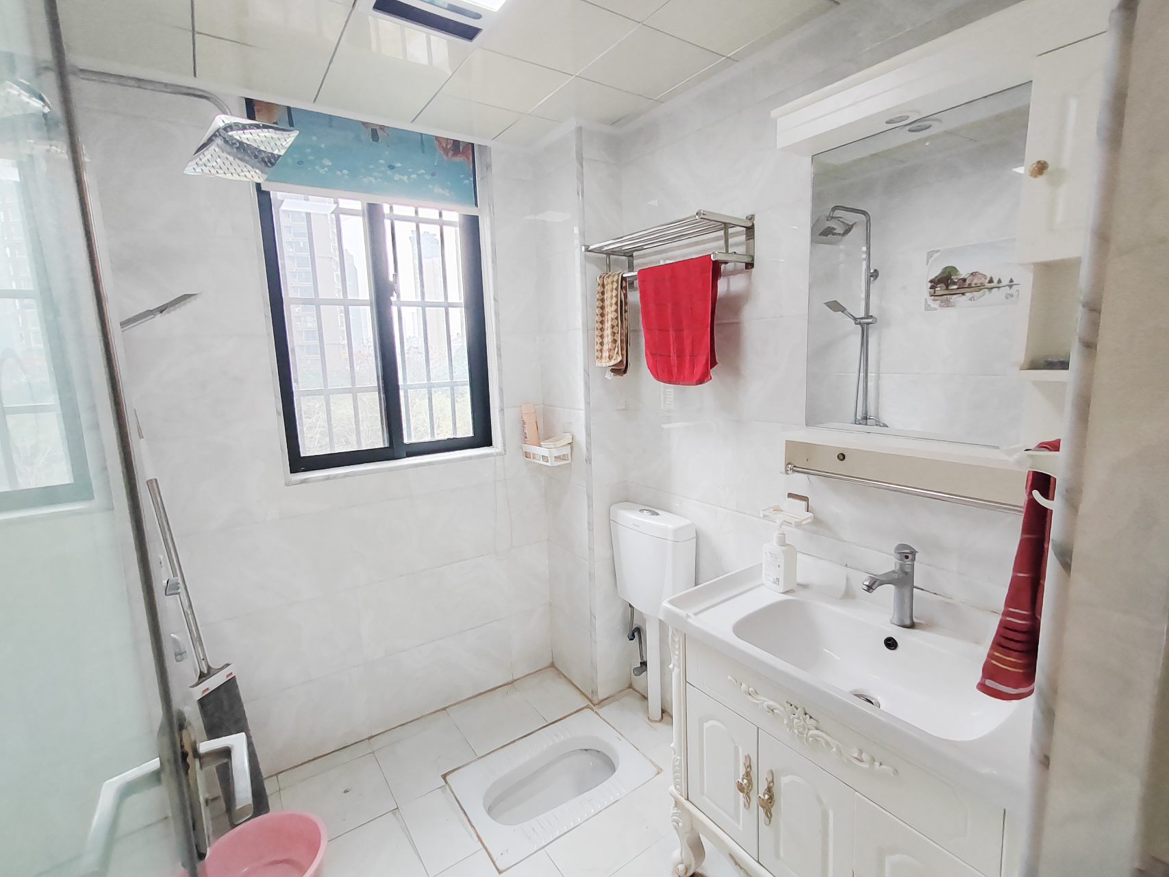 名家翡翠花园  3室2厅1卫    149.0万卫生间