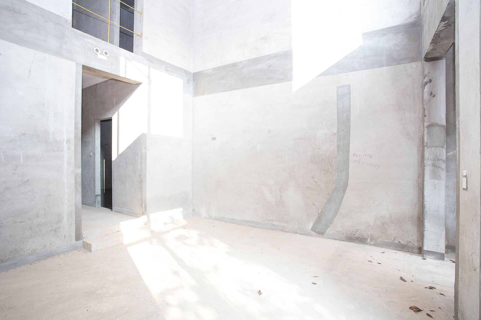 龙湖湘风原著（龙湖湘风星城）  4室3厅3卫    245.0万客厅