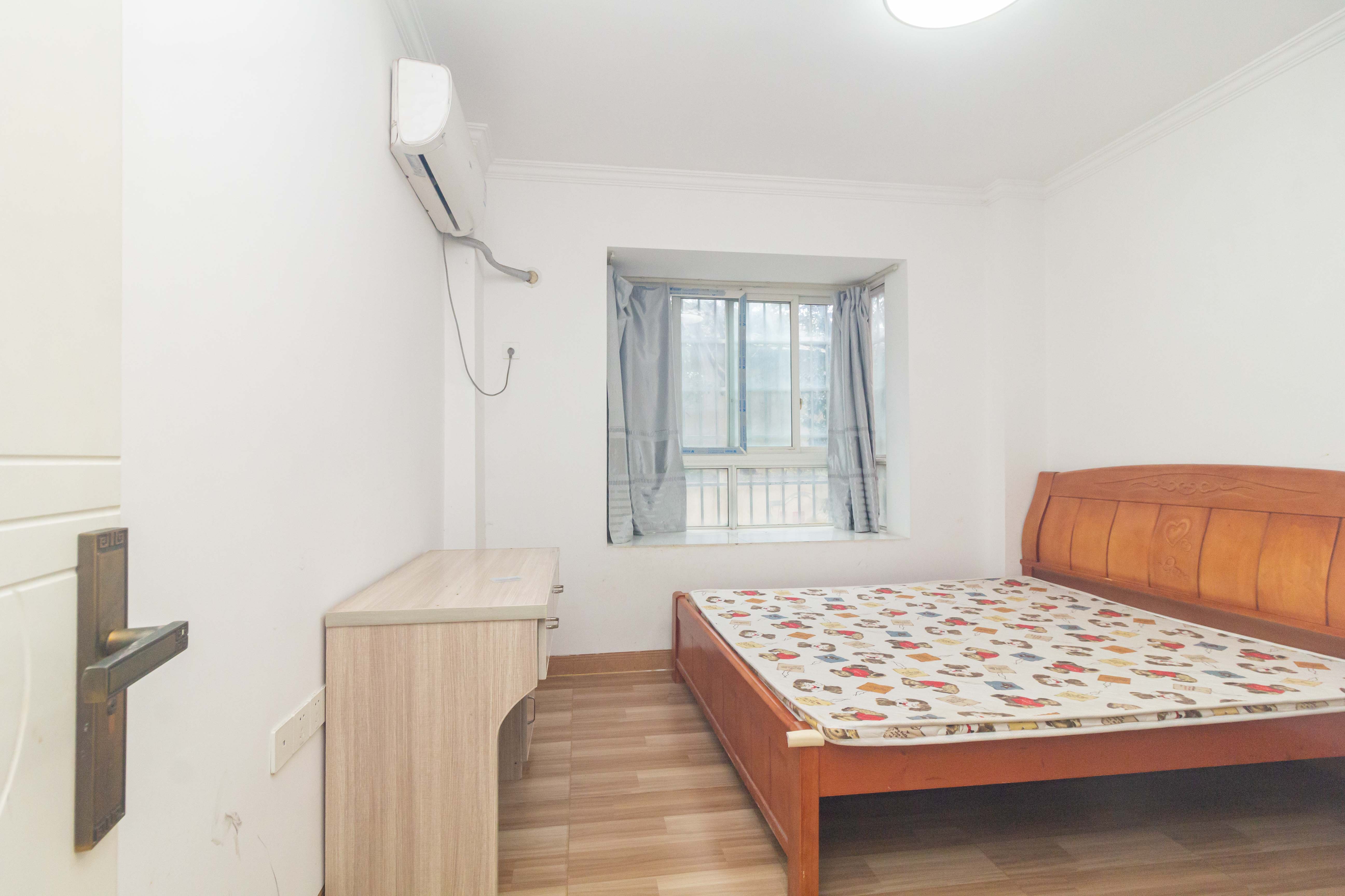 东门尚苑 2室2厅1卫 48.0万 东门尚苑 2室2厅1卫 48.0万卧室