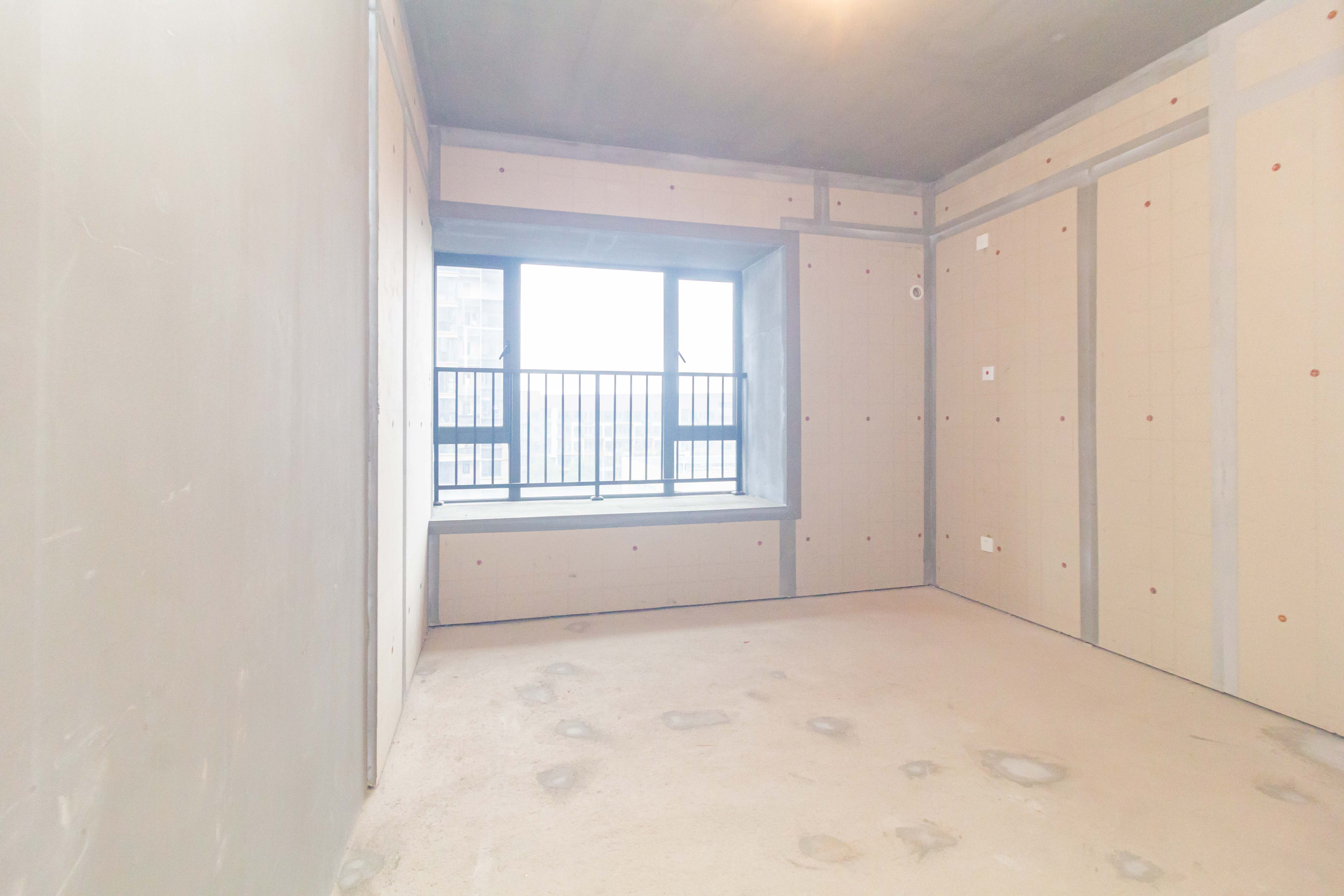 日盛湖湘花苑 4室2厅2卫 95.8万 日盛湖湘花苑 4室2厅2卫 95.8万卧室