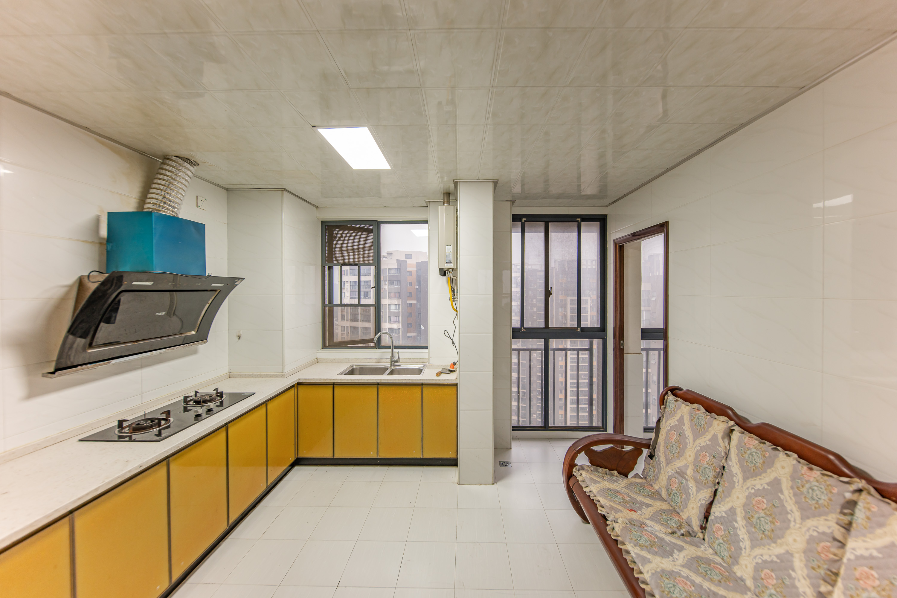 云栖谷  3室2厅2卫    80.0万厨房