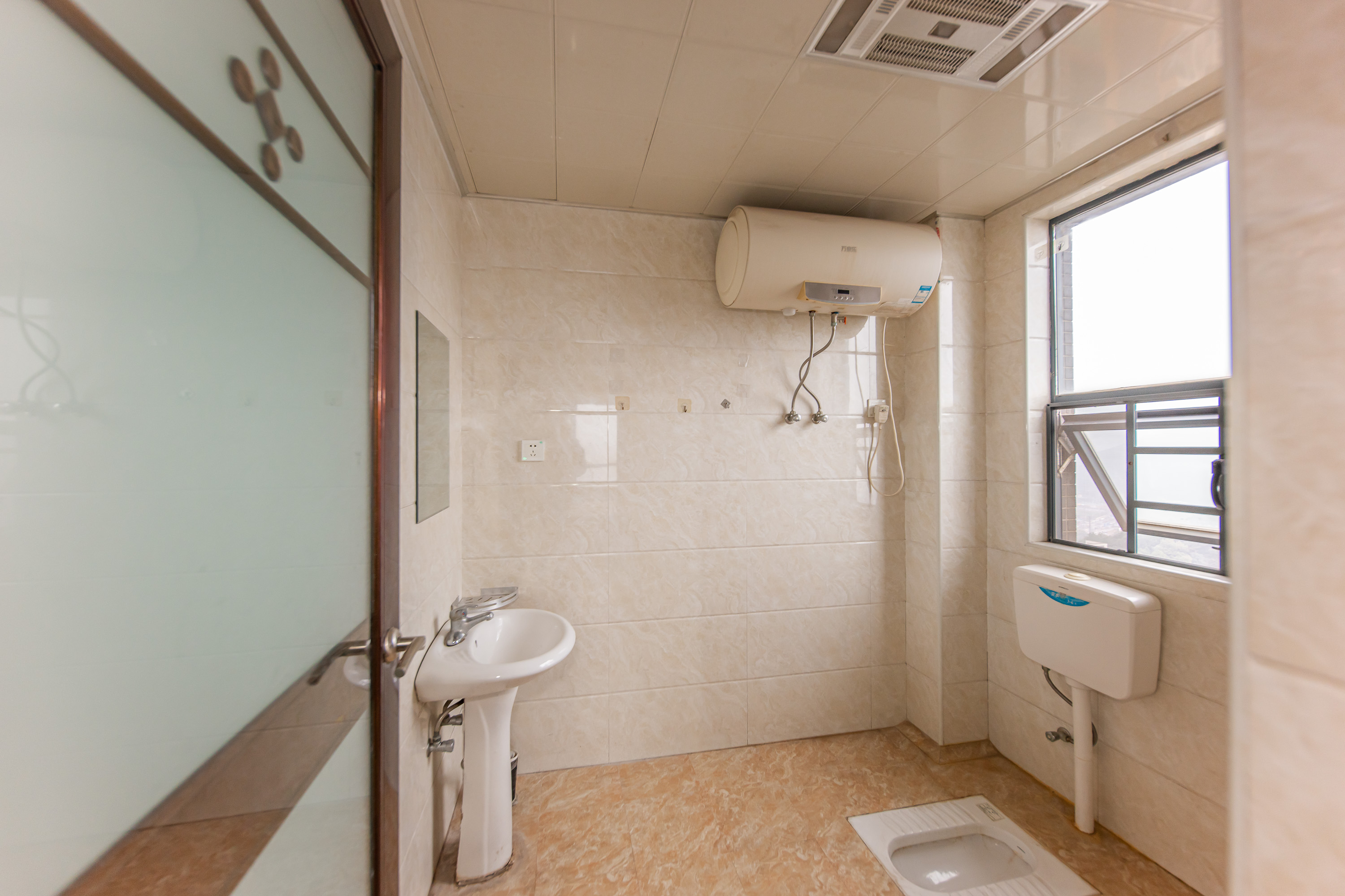 云栖谷 3室2厅2卫 80.0万 云栖谷 3室2厅2卫 80.0万卫生间