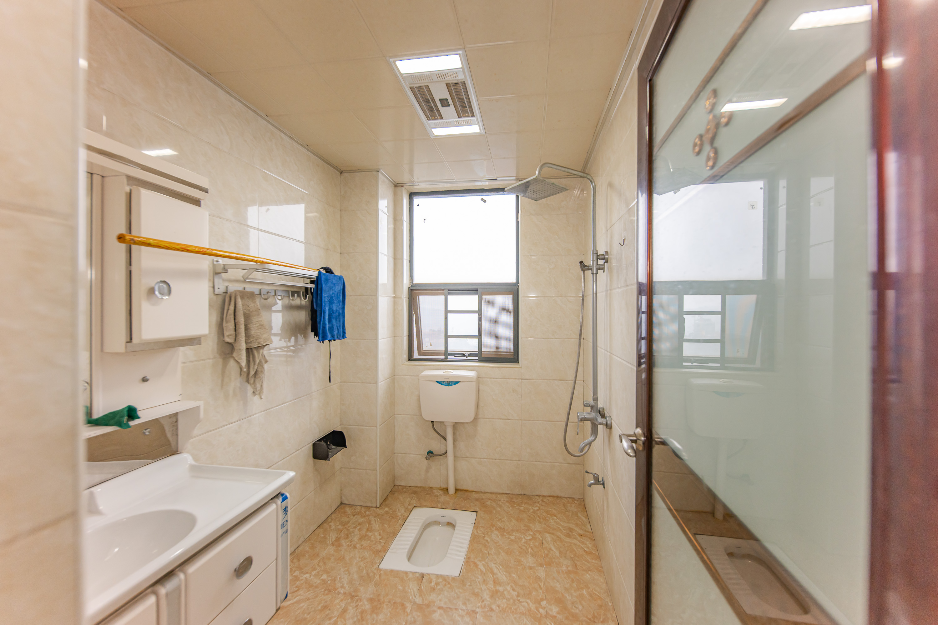 云栖谷  3室2厅2卫    80.0万卫生间