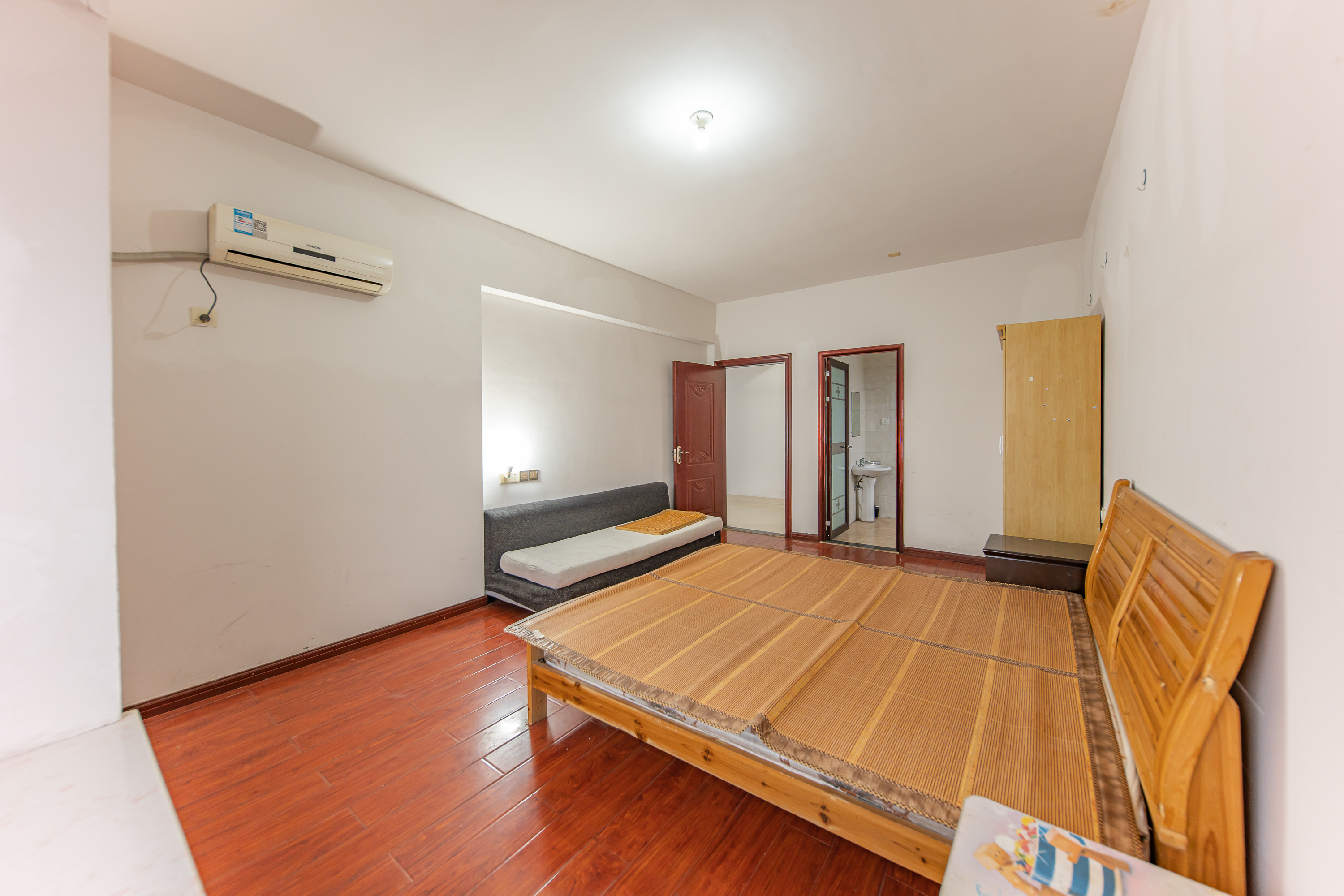 云栖谷 3室2厅2卫 80.0万 云栖谷 3室2厅2卫 80.0万卧室