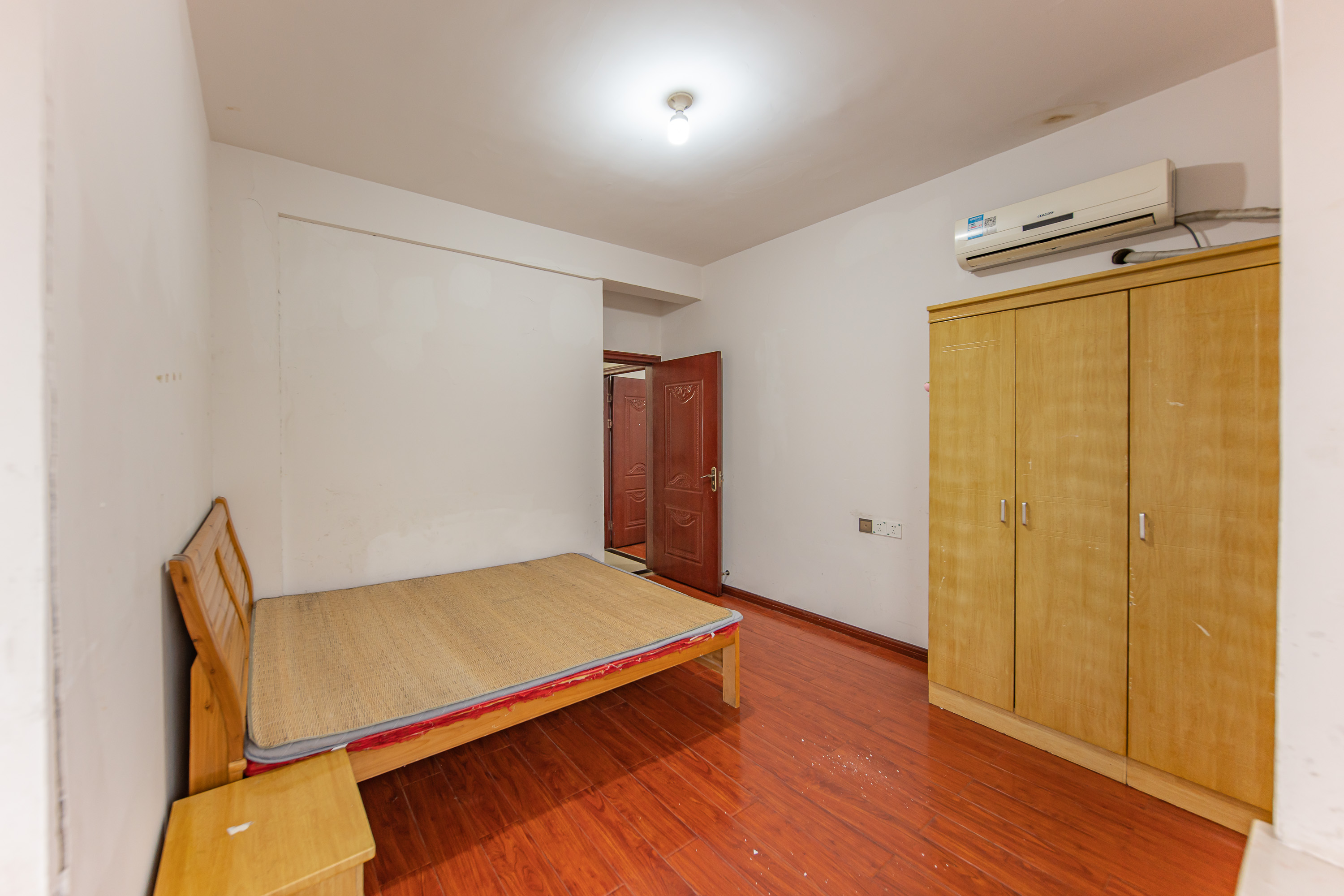 云栖谷 3室2厅2卫 80.0万 云栖谷 3室2厅2卫 80.0万卧室