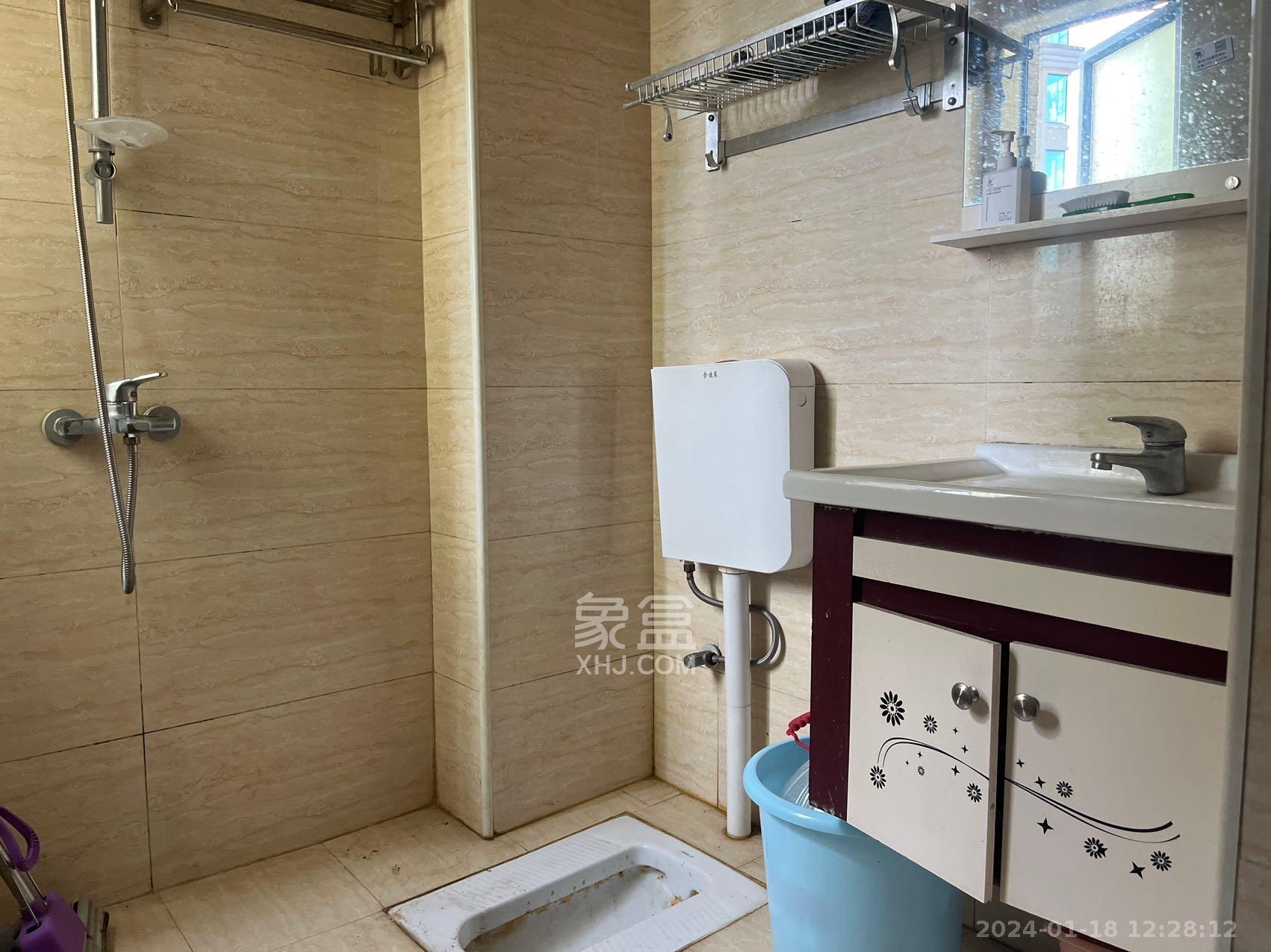 富基世纪公园 3室2厅2卫 1700.00元/月 富基世纪公园 3室2厅2卫 1700.00元/月室内图