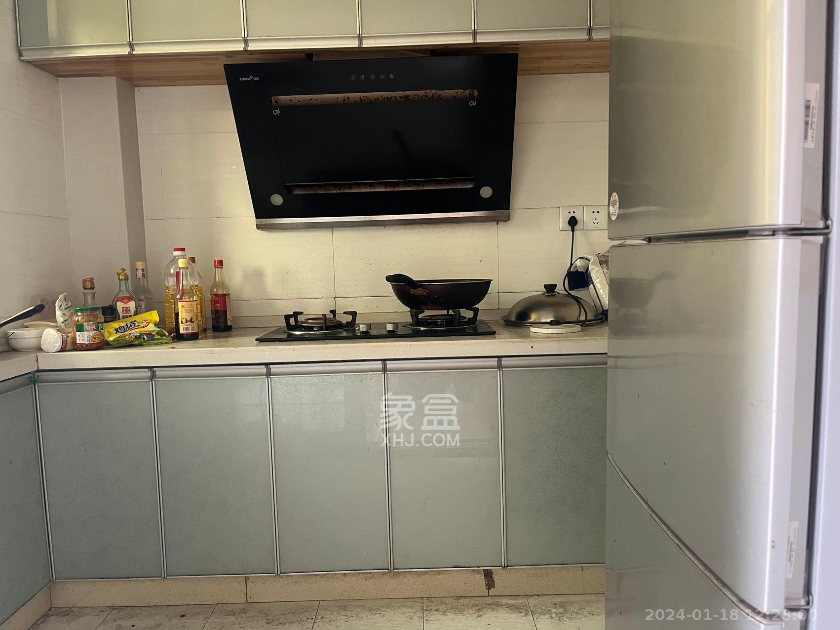 富基世纪公园 3室2厅2卫 1700.00元/月 富基世纪公园 3室2厅2卫 1700.00元/月室内图