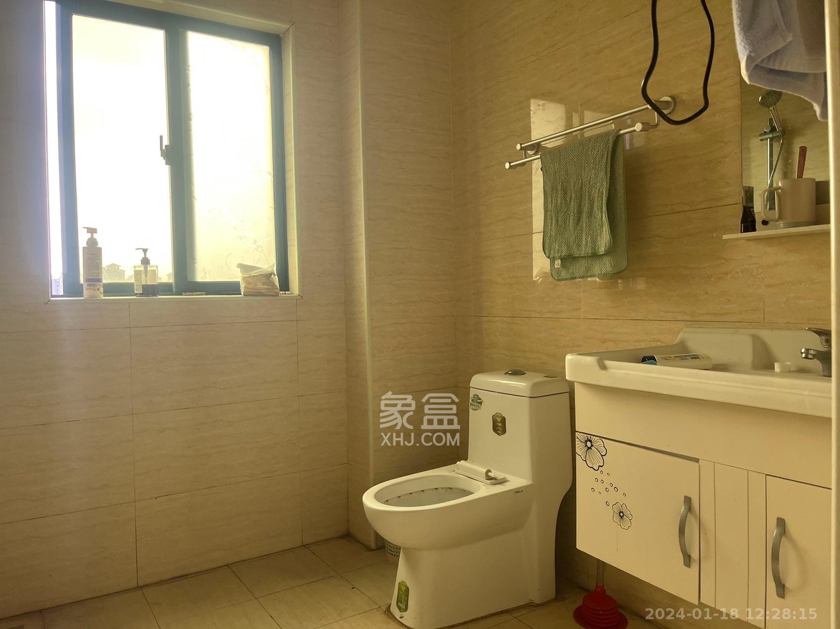 富基世纪公园 3室2厅2卫 1700.00元/月 富基世纪公园 3室2厅2卫 1700.00元/月室内图