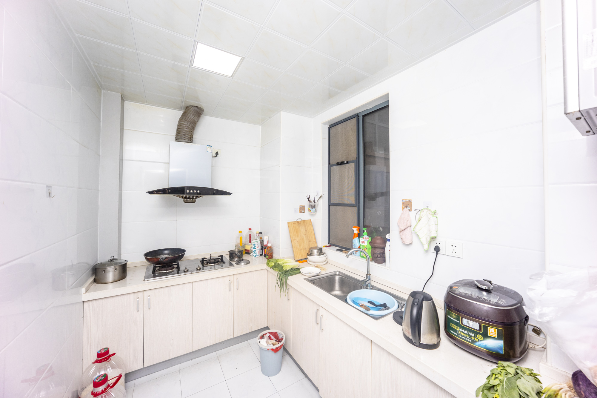 荣盛花语书苑 3室2厅1卫 77.0万 荣盛花语书苑 3室2厅1卫 77.0万厨房