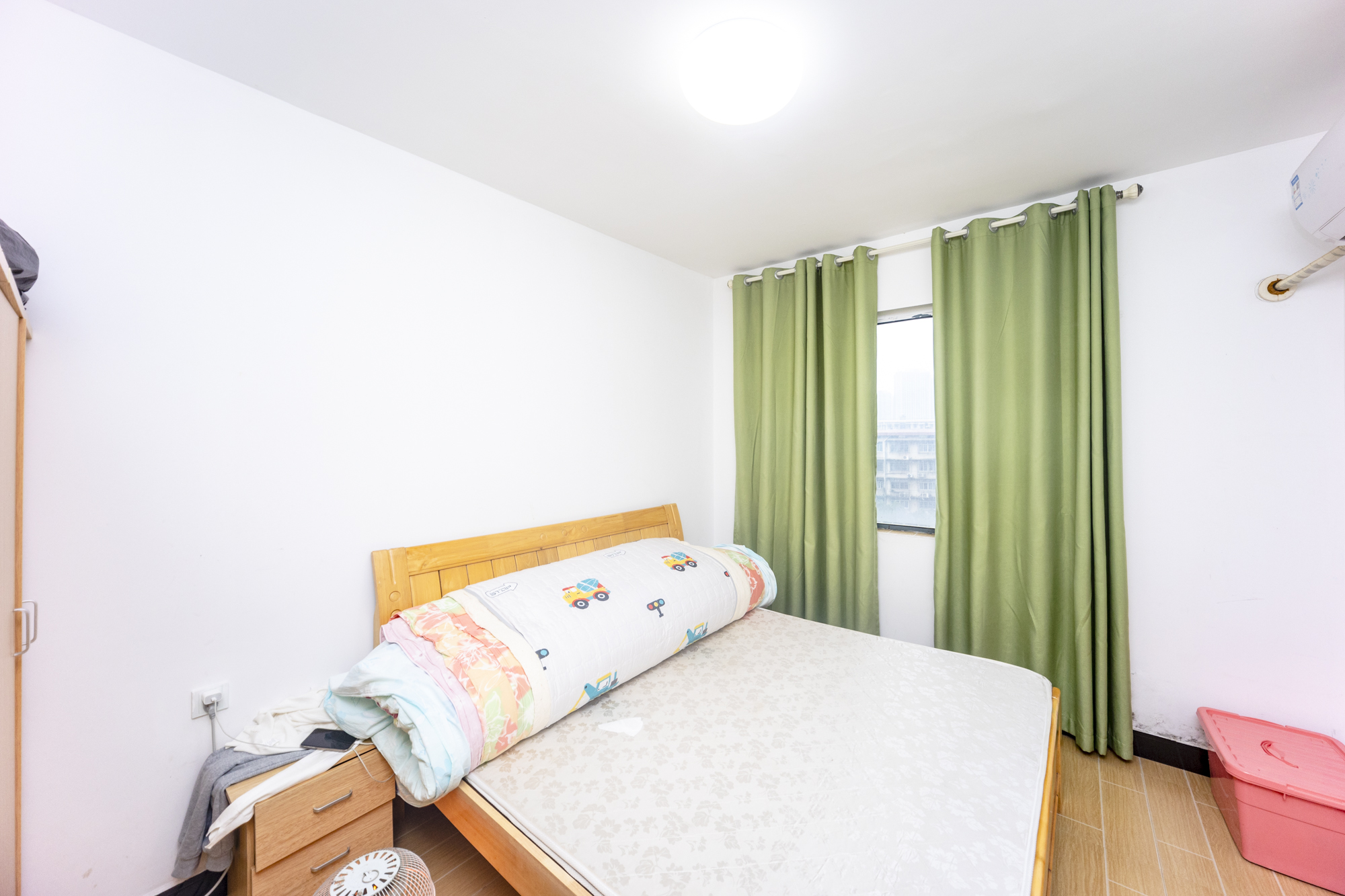 荣盛花语书苑 3室2厅1卫 77.0万 荣盛花语书苑 3室2厅1卫 77.0万卧室