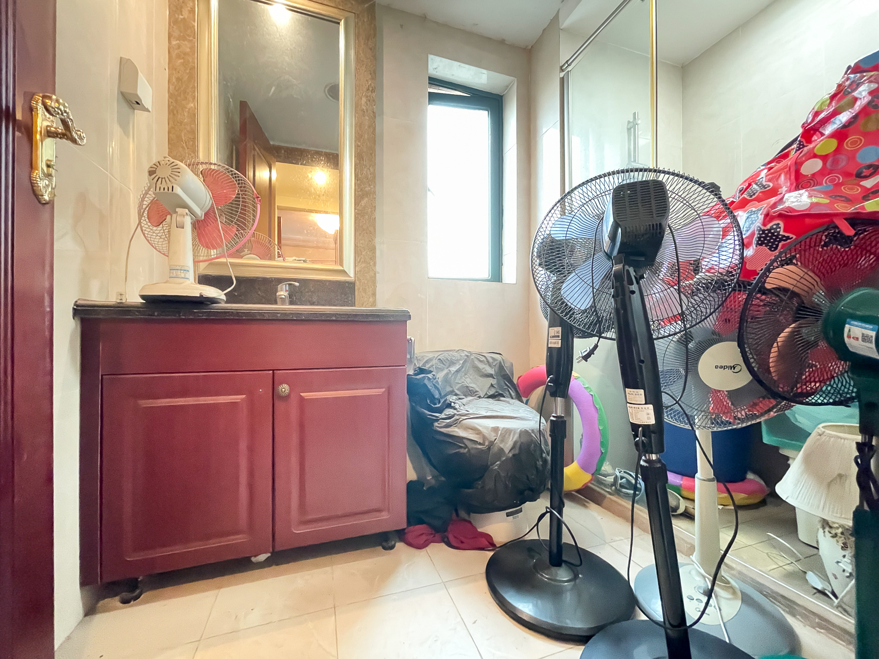 恒大名都 3室2厅2卫 85.0万 恒大名都 3室2厅2卫 85.0万卫生间