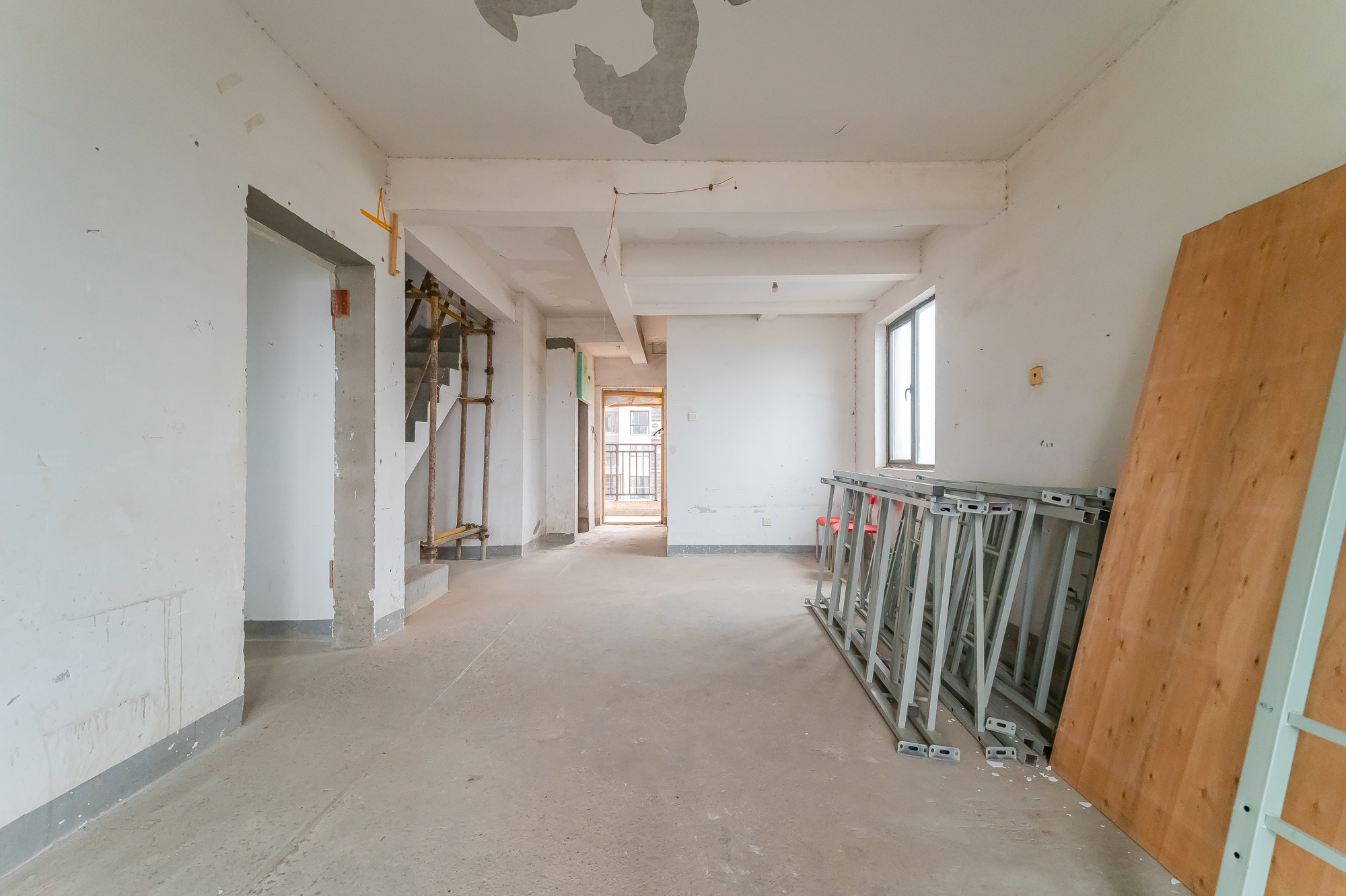 星湖湾一期高层  4室2厅1卫    95.0万 星湖湾一期高层  4室2厅1卫    95.0万客厅