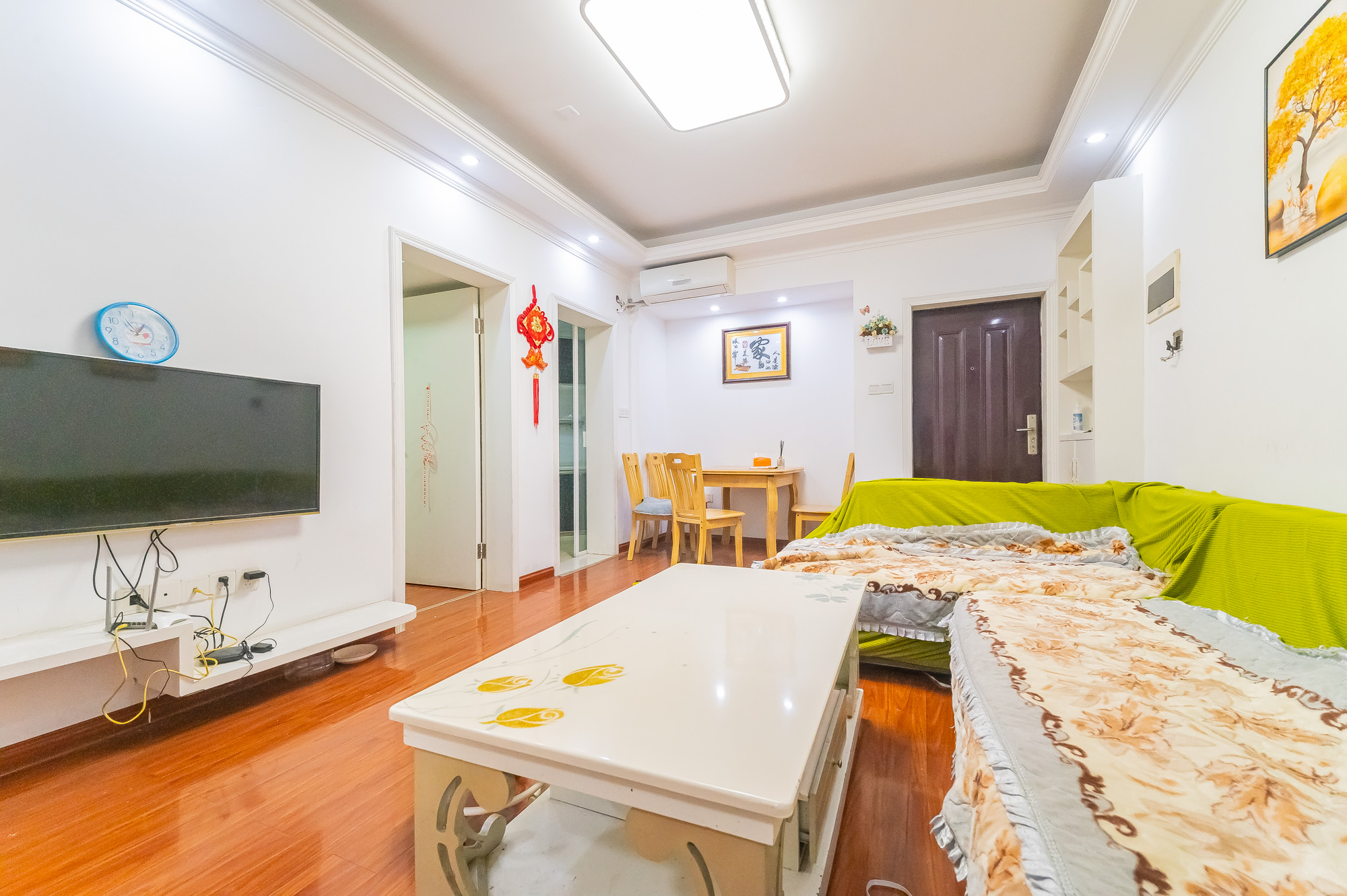 东方航标 2室2厅1卫 54.0万 东方航标 2室2厅1卫 54.0万客厅