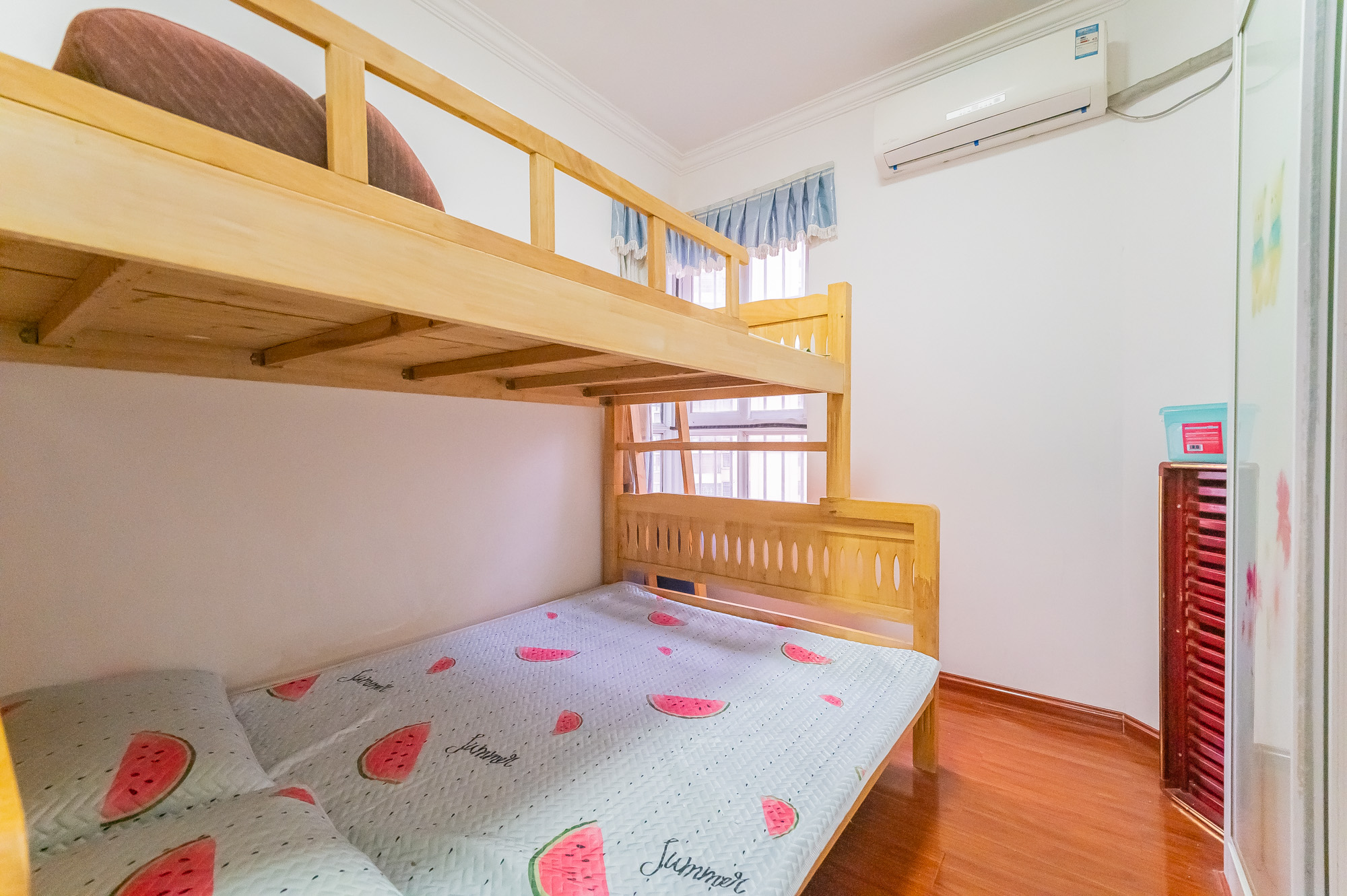 东方航标 2室2厅1卫 54.0万 东方航标 2室2厅1卫 54.0万卧室