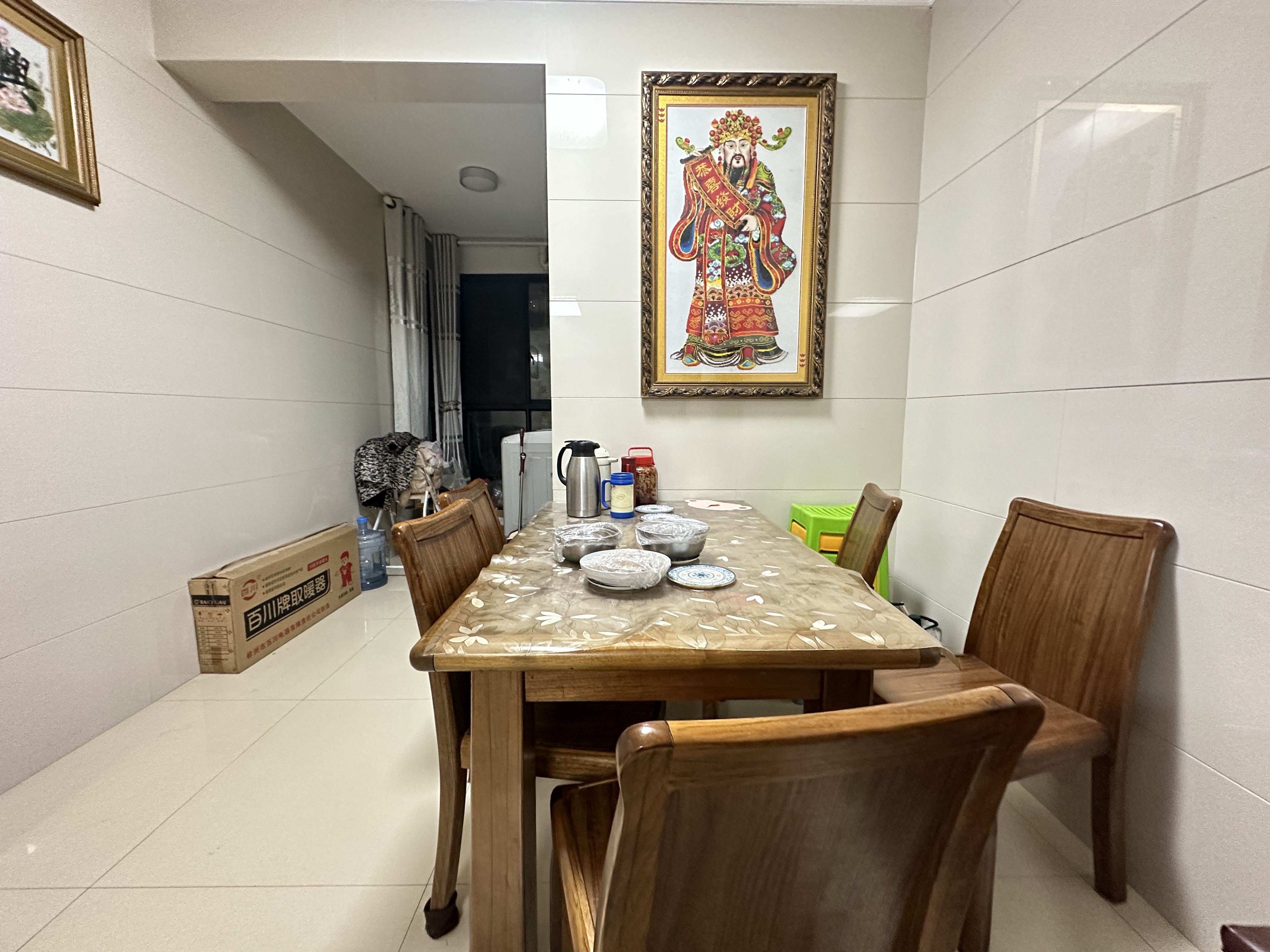 龙腾国际 3室2厅2卫 80.0万 龙腾国际 3室2厅2卫 80.0万室内图