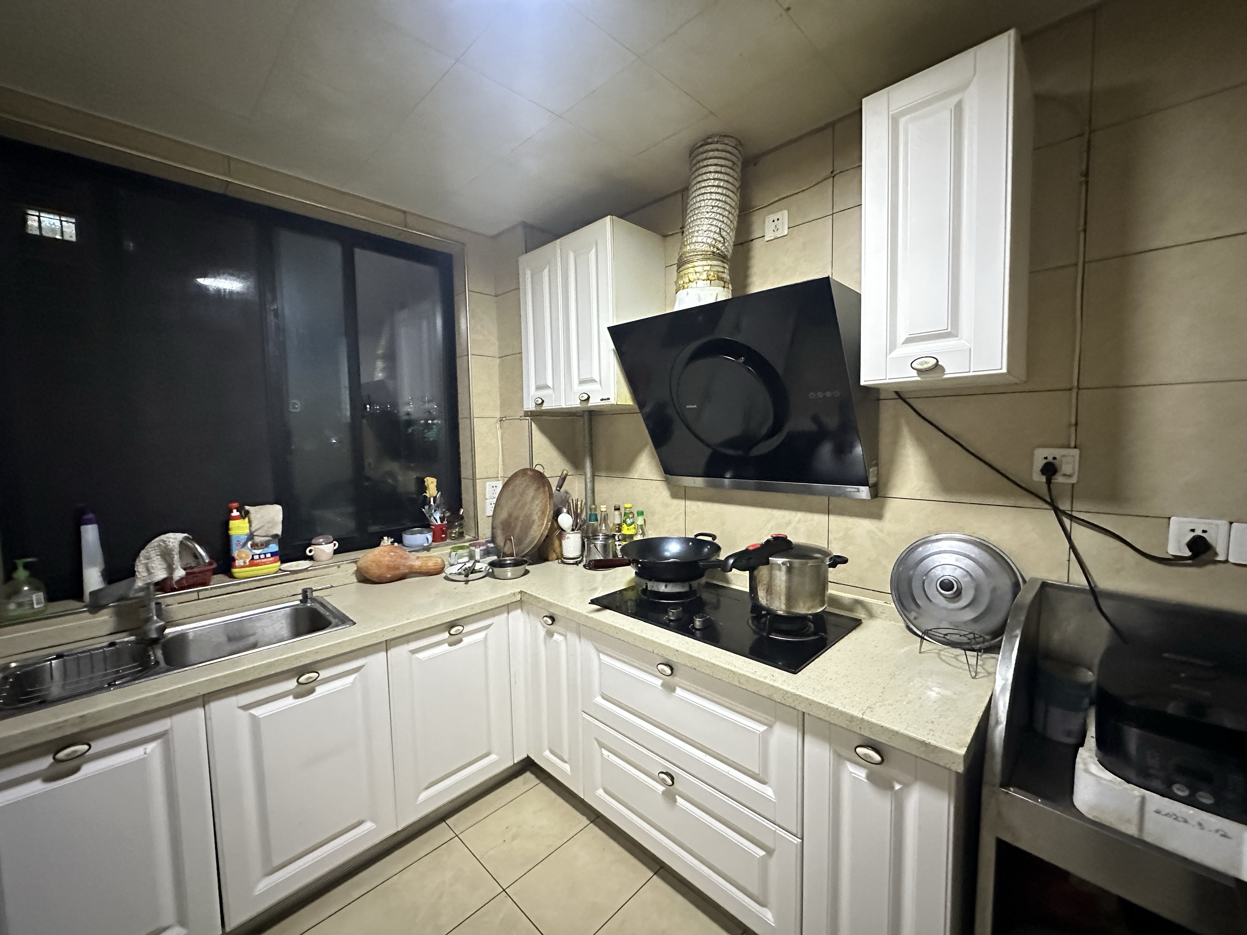 龙腾国际 3室2厅2卫 80.0万 龙腾国际 3室2厅2卫 80.0万室内图