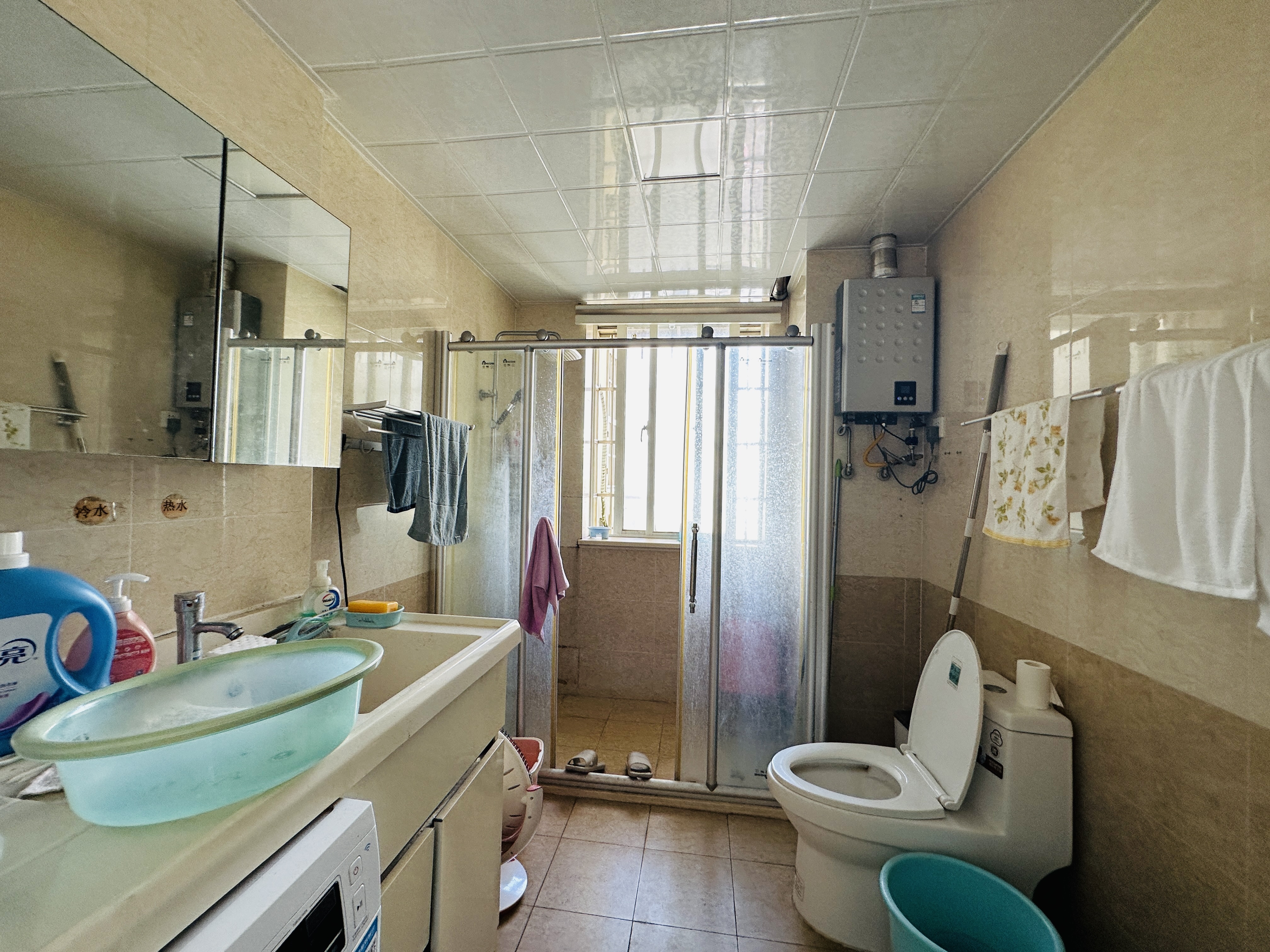 天龙阁 3室2厅2卫 135.0万 天龙阁 3室2厅2卫 135.0万卫生间