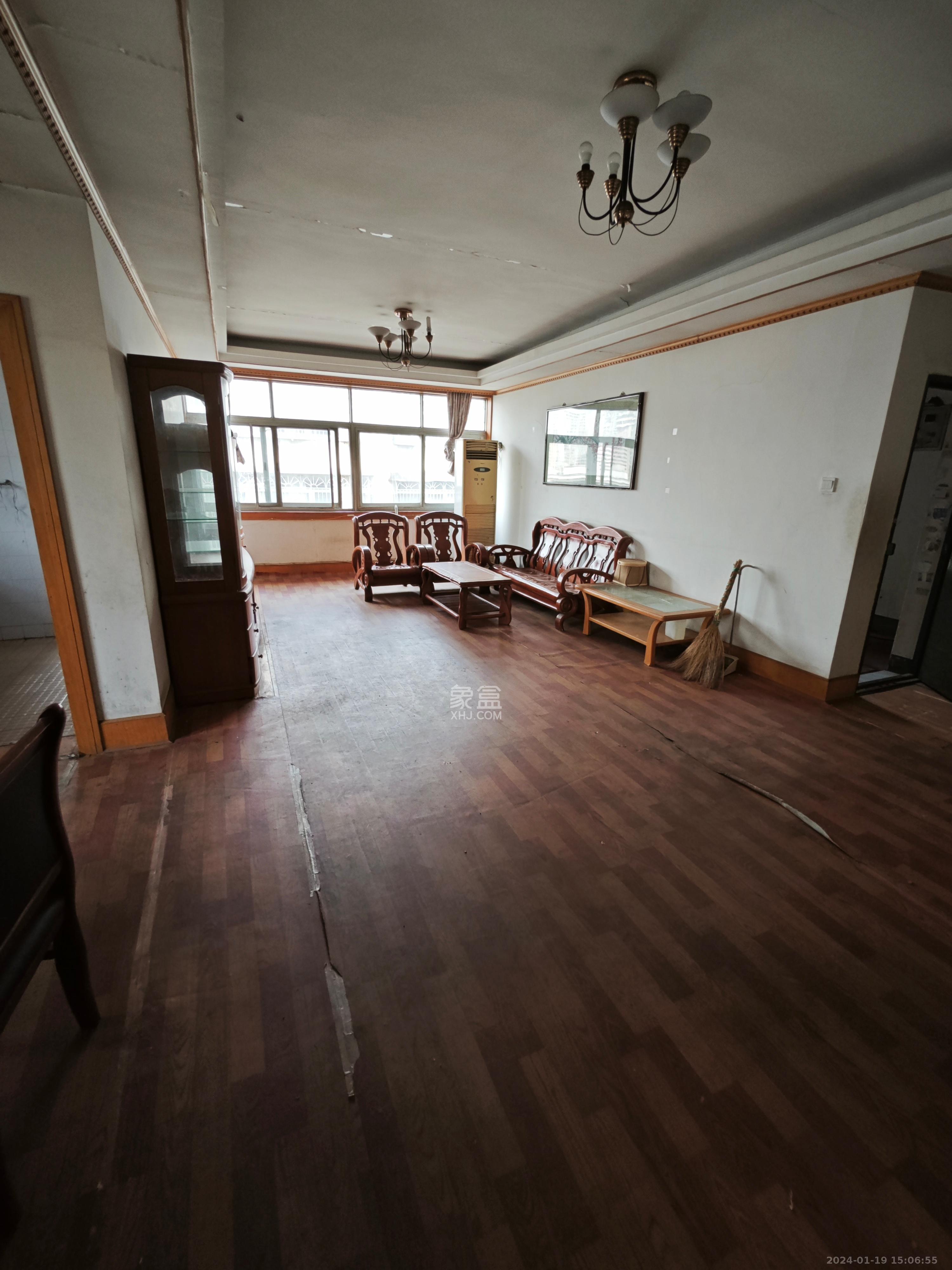 解放东路建行宿舍  2室2厅1卫   1600.00元/月室内图1