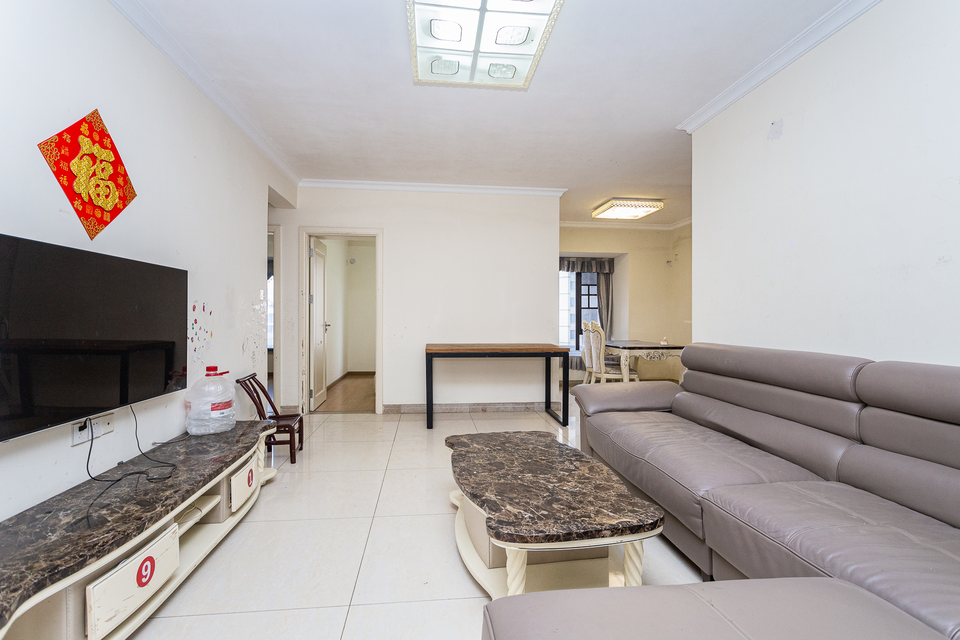 时代倾城一期 3室2厅1卫 98.0万 时代倾城一期 3室2厅1卫 98.0万客厅