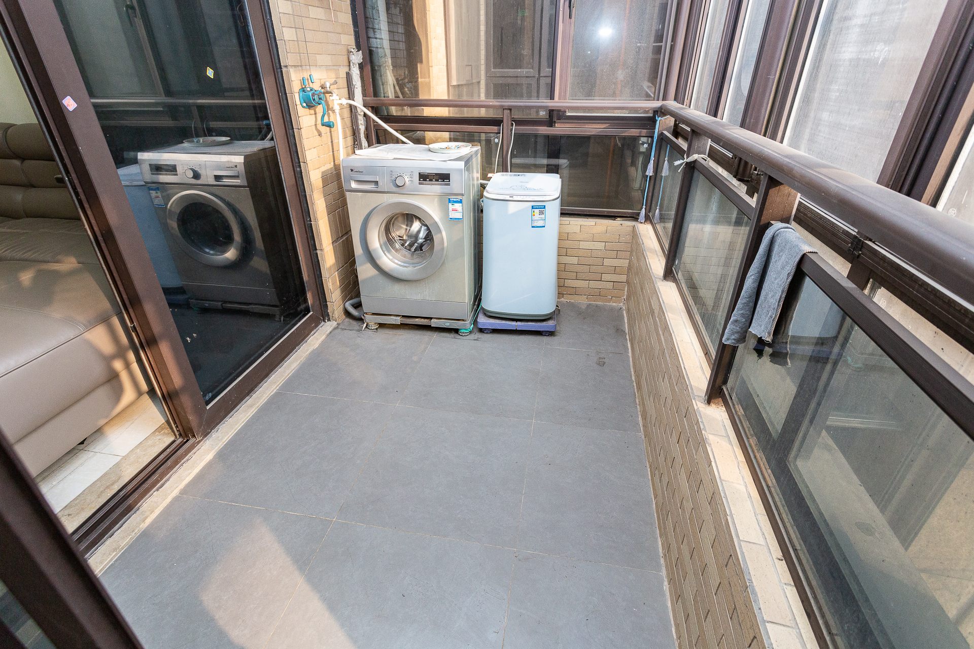 时代倾城一期 3室2厅1卫 98.0万 时代倾城一期 3室2厅1卫 98.0万阳台