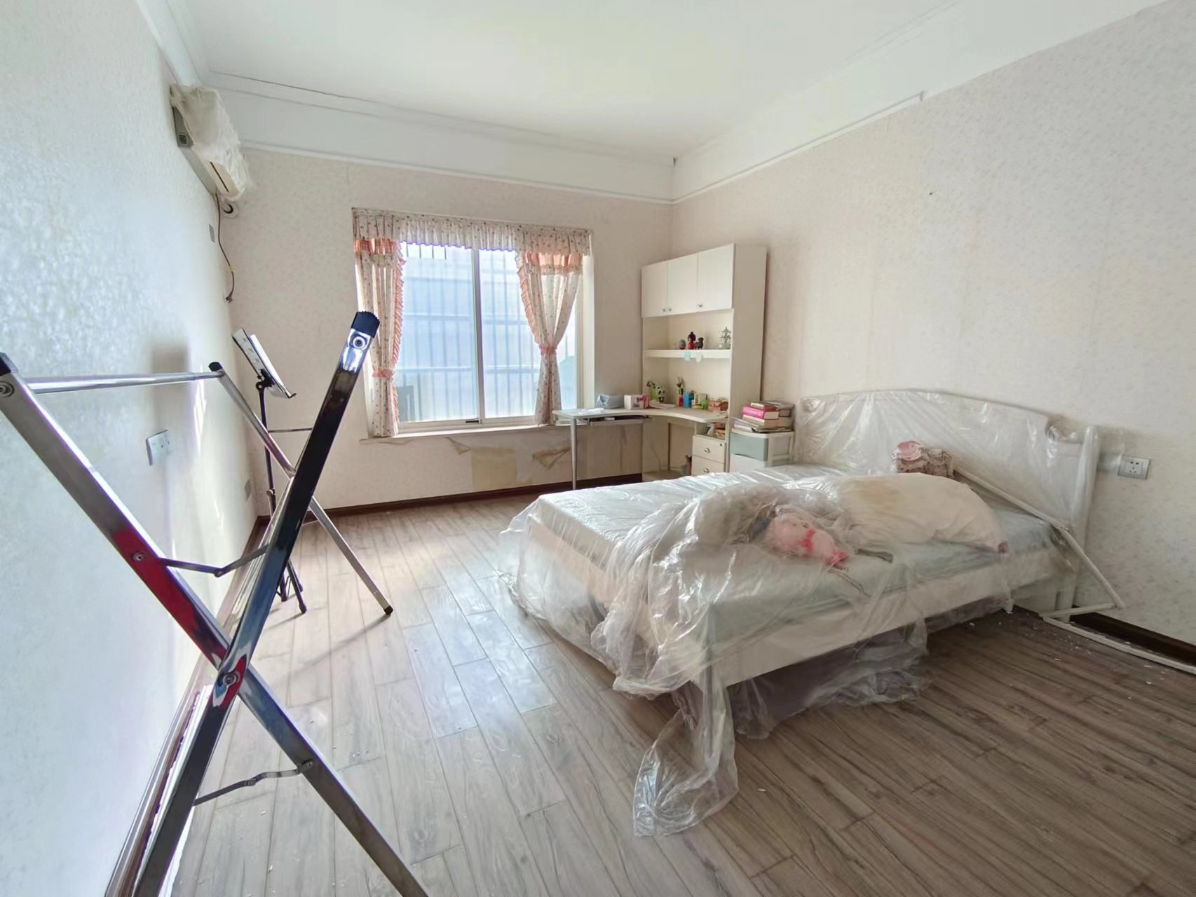 东环新城  5室2厅2卫   45.00万室内图