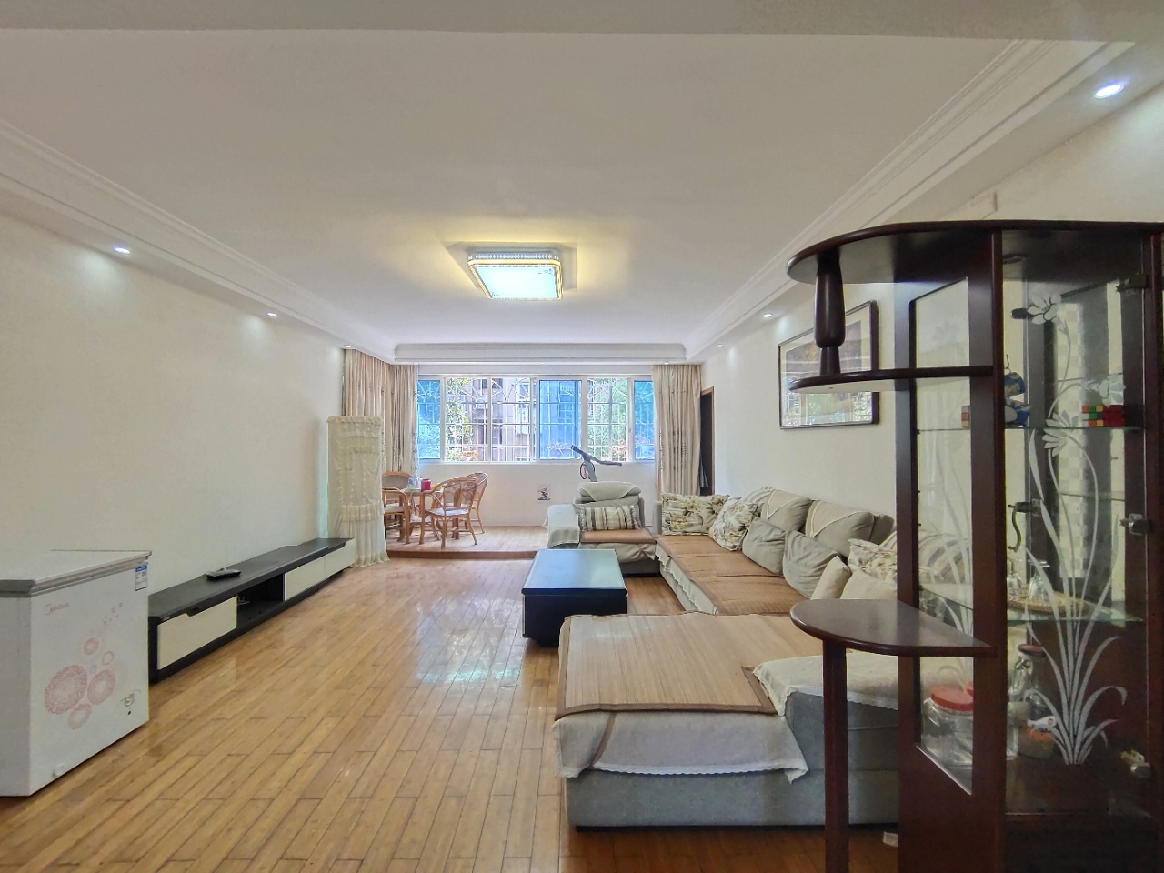 新华东路散盘 3室2厅2卫 65.0万 新华东路散盘 3室2厅2卫 65.0万室内图