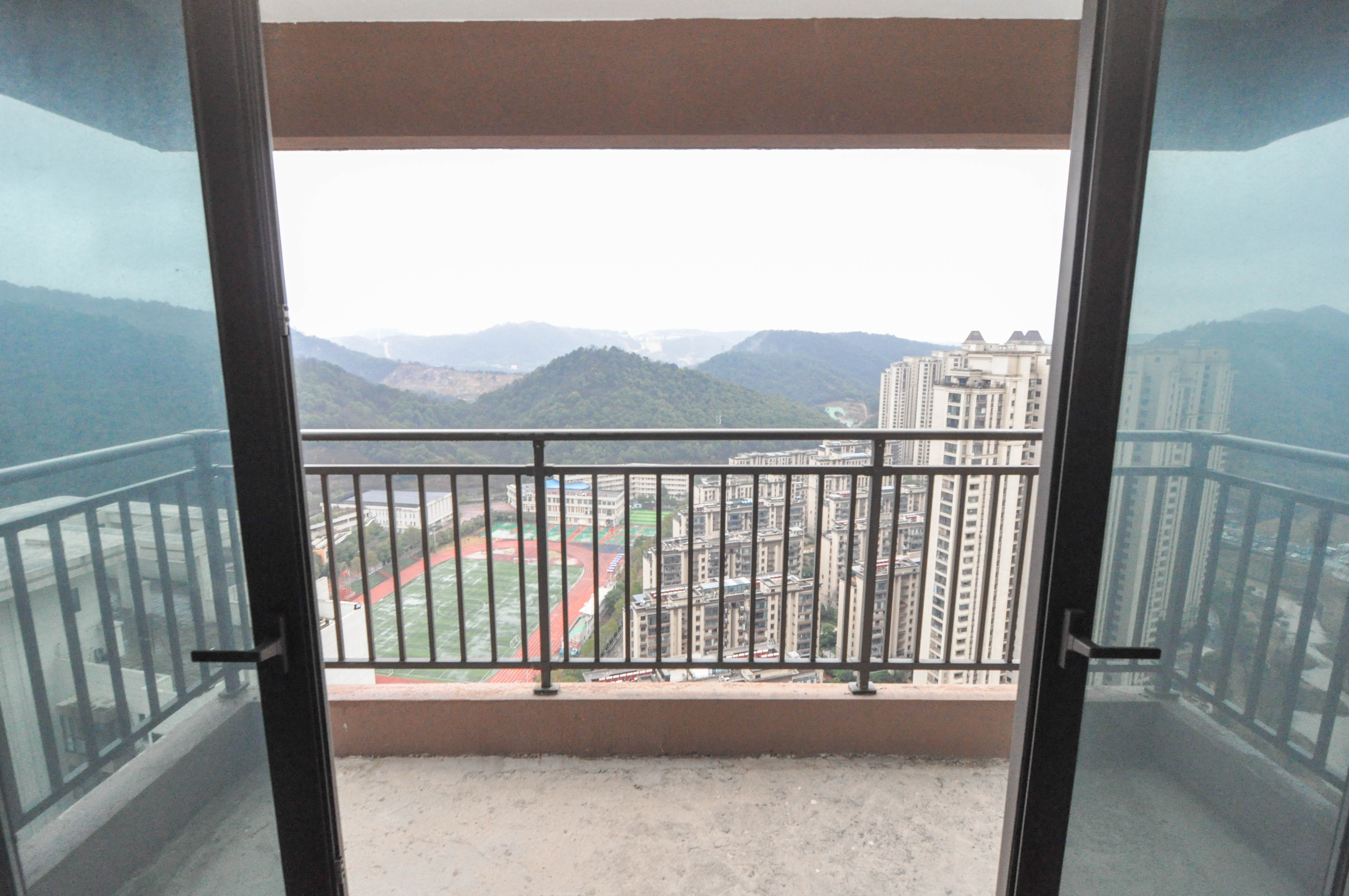 佳兆业云顶梅溪湖（佳兆业梅溪荟）  3室2厅2卫   168.00万其他