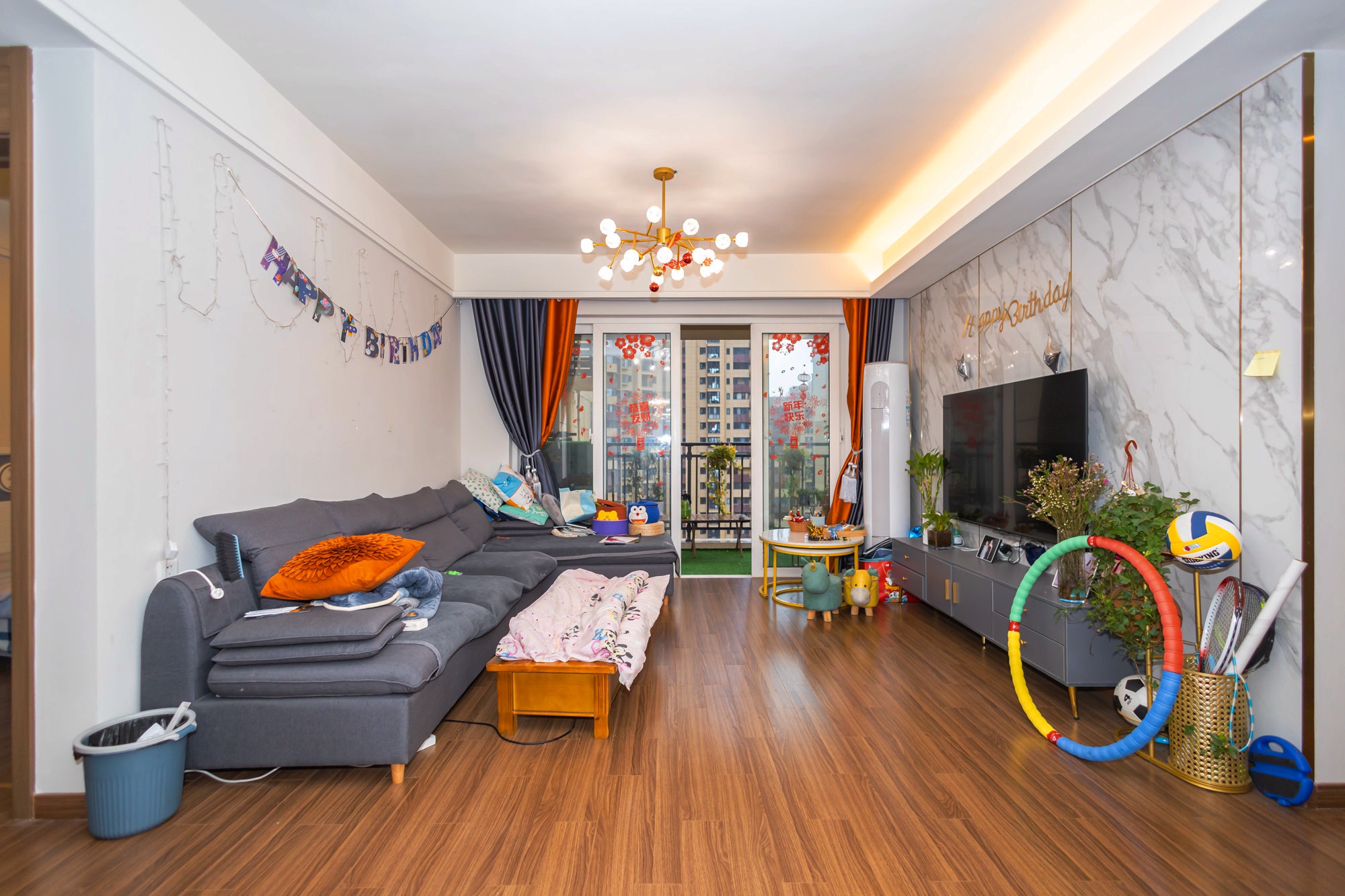 保利香槟国际 4室2厅2卫 100.0万 保利香槟国际 4室2厅2卫 100.0万客厅