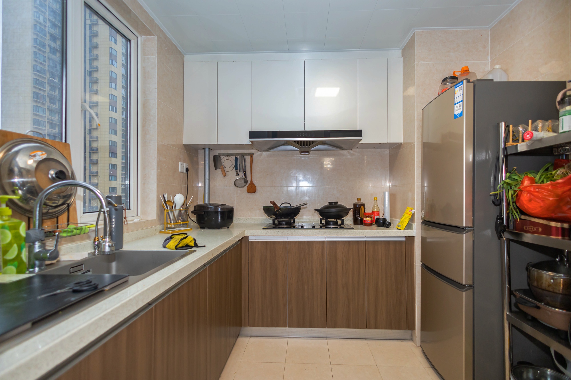 保利香槟国际 4室2厅2卫 100.0万 保利香槟国际 4室2厅2卫 100.0万厨房