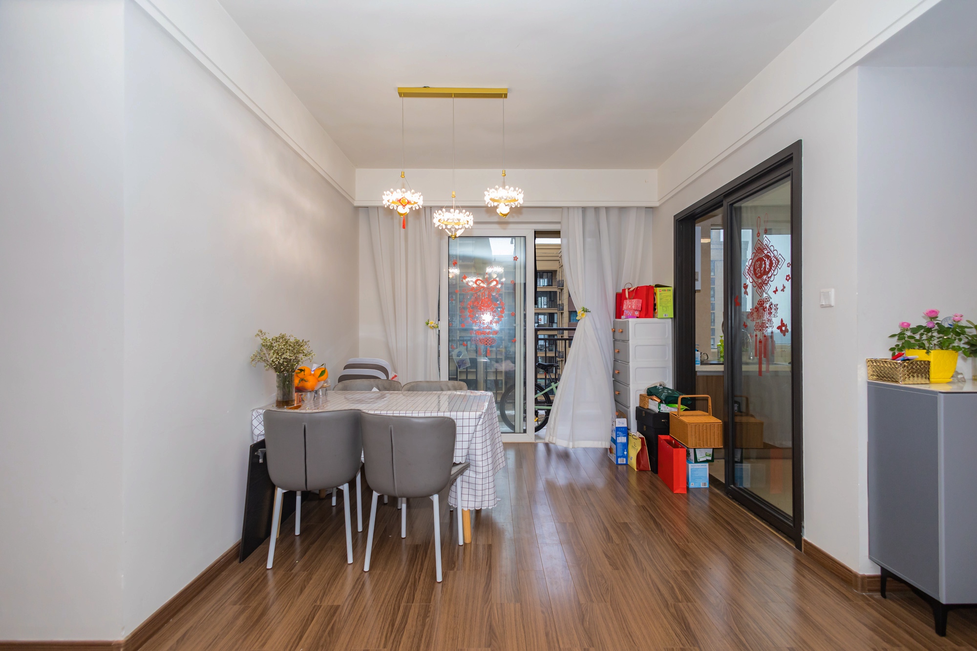 保利香槟国际 4室2厅2卫 100.0万 保利香槟国际 4室2厅2卫 100.0万其他