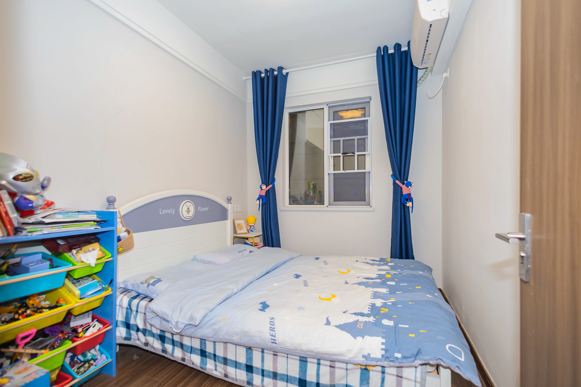 保利香槟国际 4室2厅2卫 100.0万 保利香槟国际 4室2厅2卫 100.0万卧室