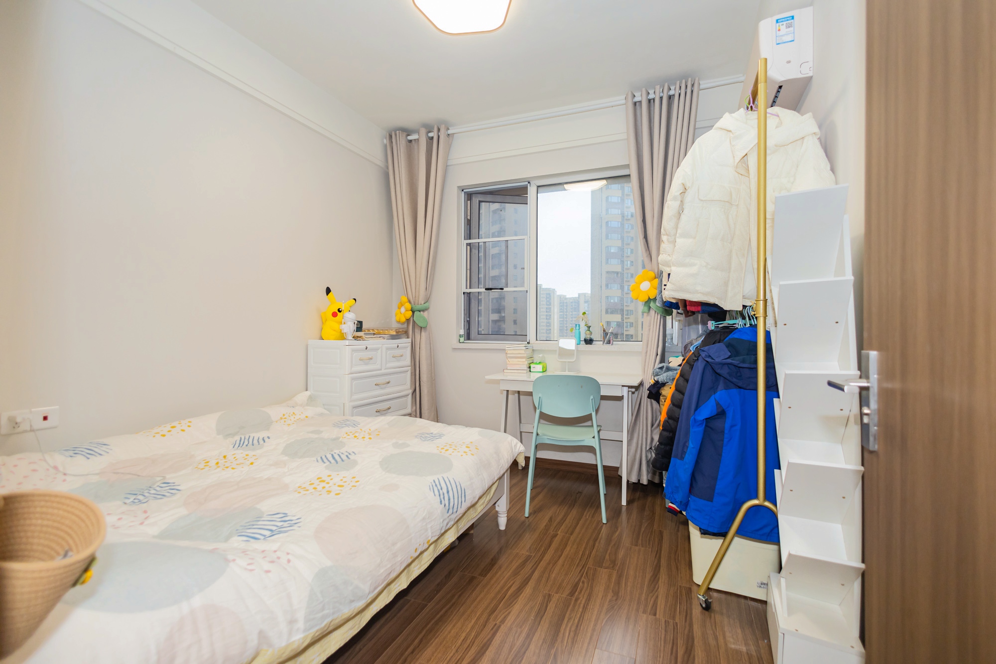 保利香槟国际 4室2厅2卫 100.0万 保利香槟国际 4室2厅2卫 100.0万卧室