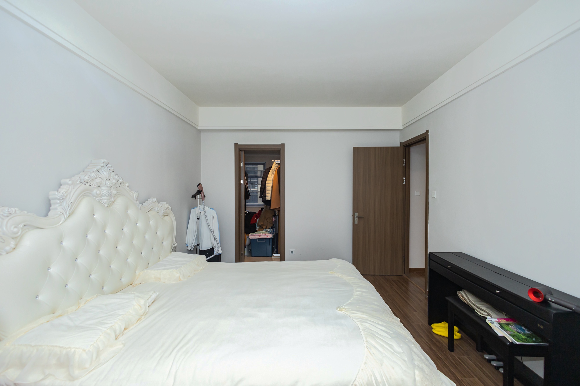 保利香槟国际 4室2厅2卫 100.0万 保利香槟国际 4室2厅2卫 100.0万卧室