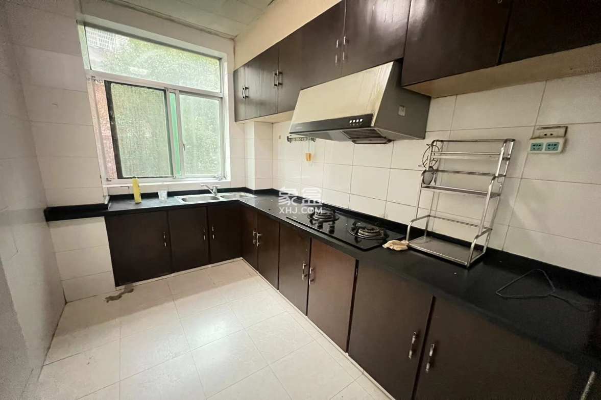 四季花园 3室2厅1卫 85.0万 四季花园 3室2厅1卫 85.0万室内图