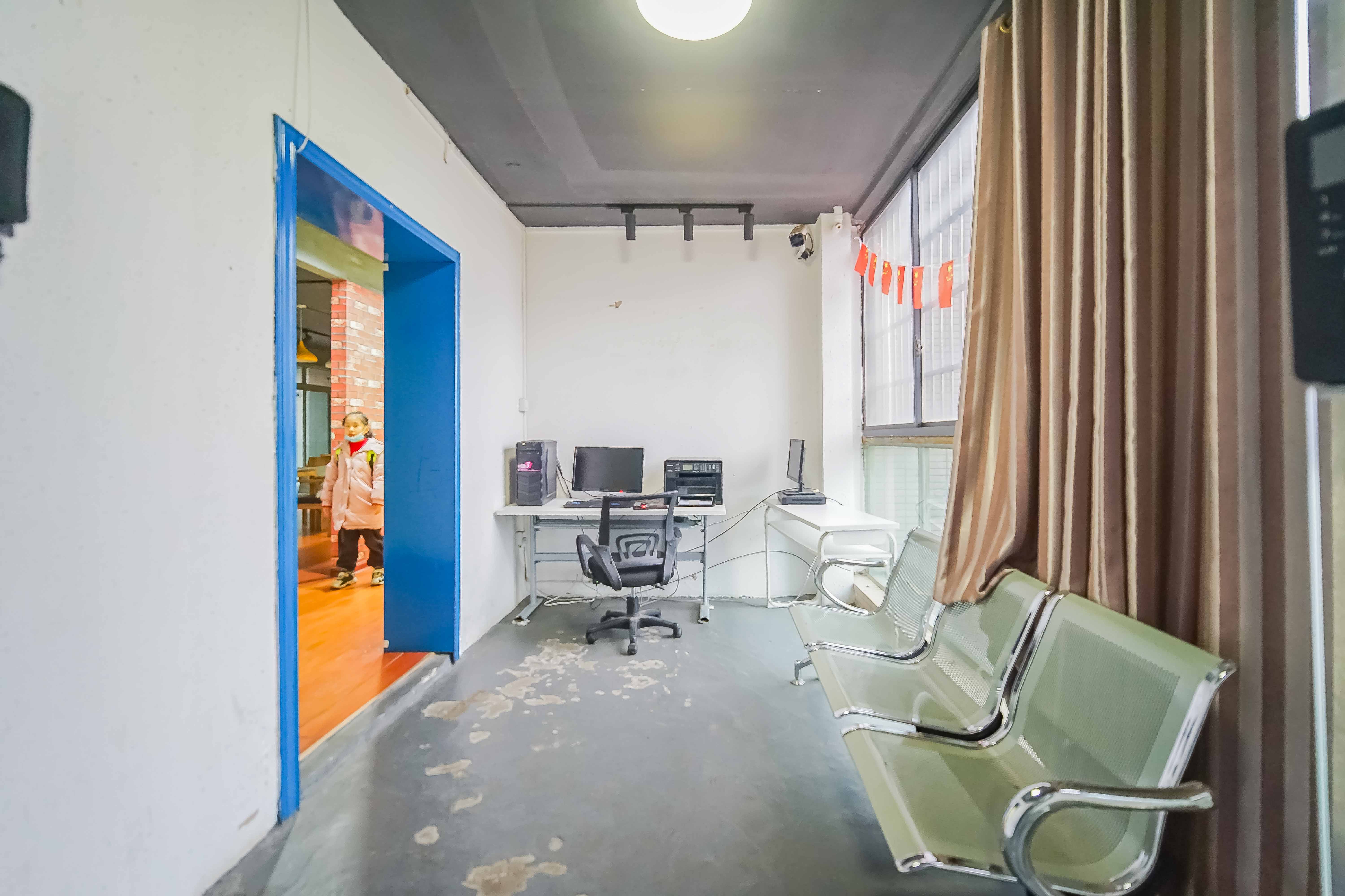 新城新世界一二三期  4室2厅2卫    160.0万其他