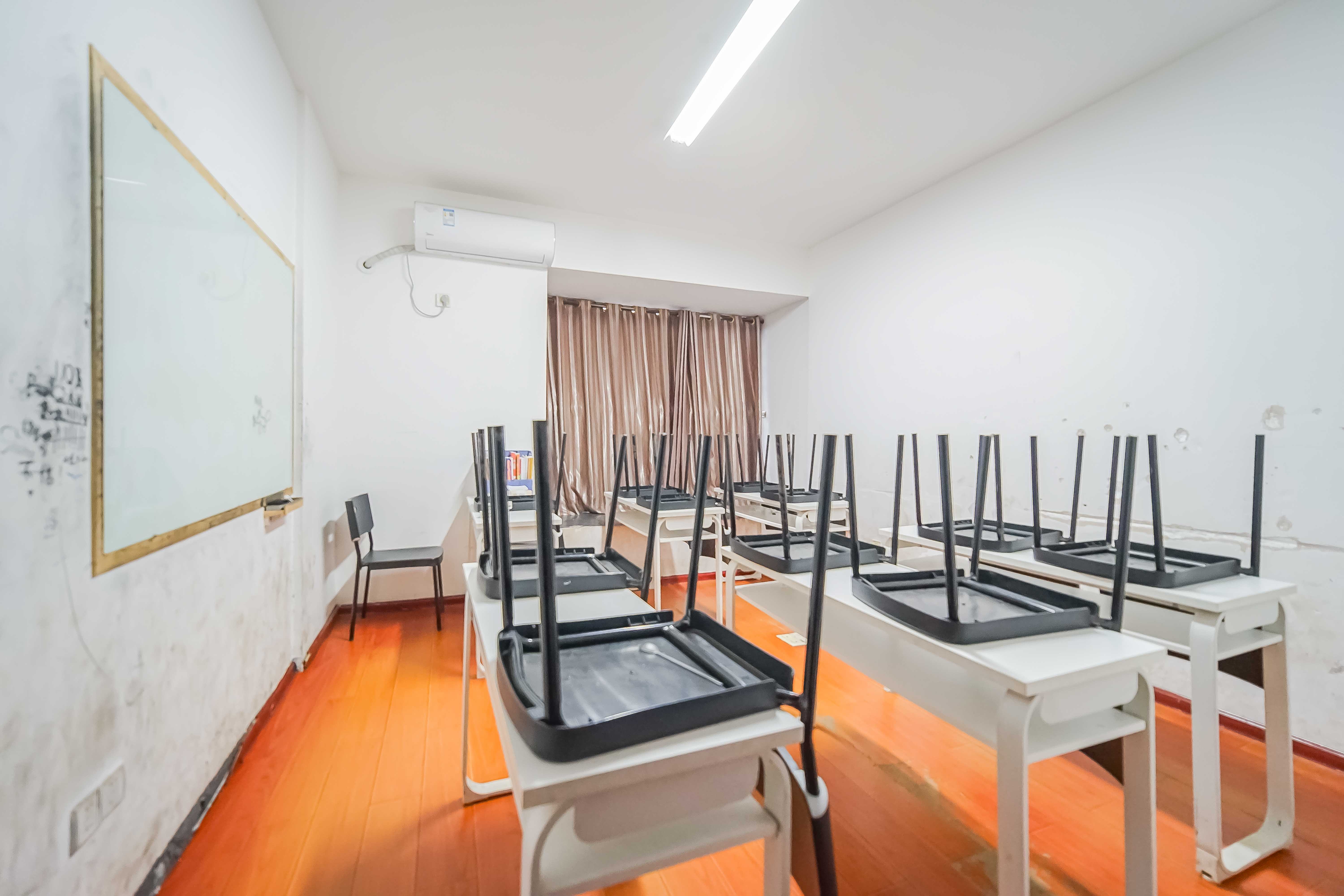 新城新世界一二三期  4室2厅2卫    160.0万卧室