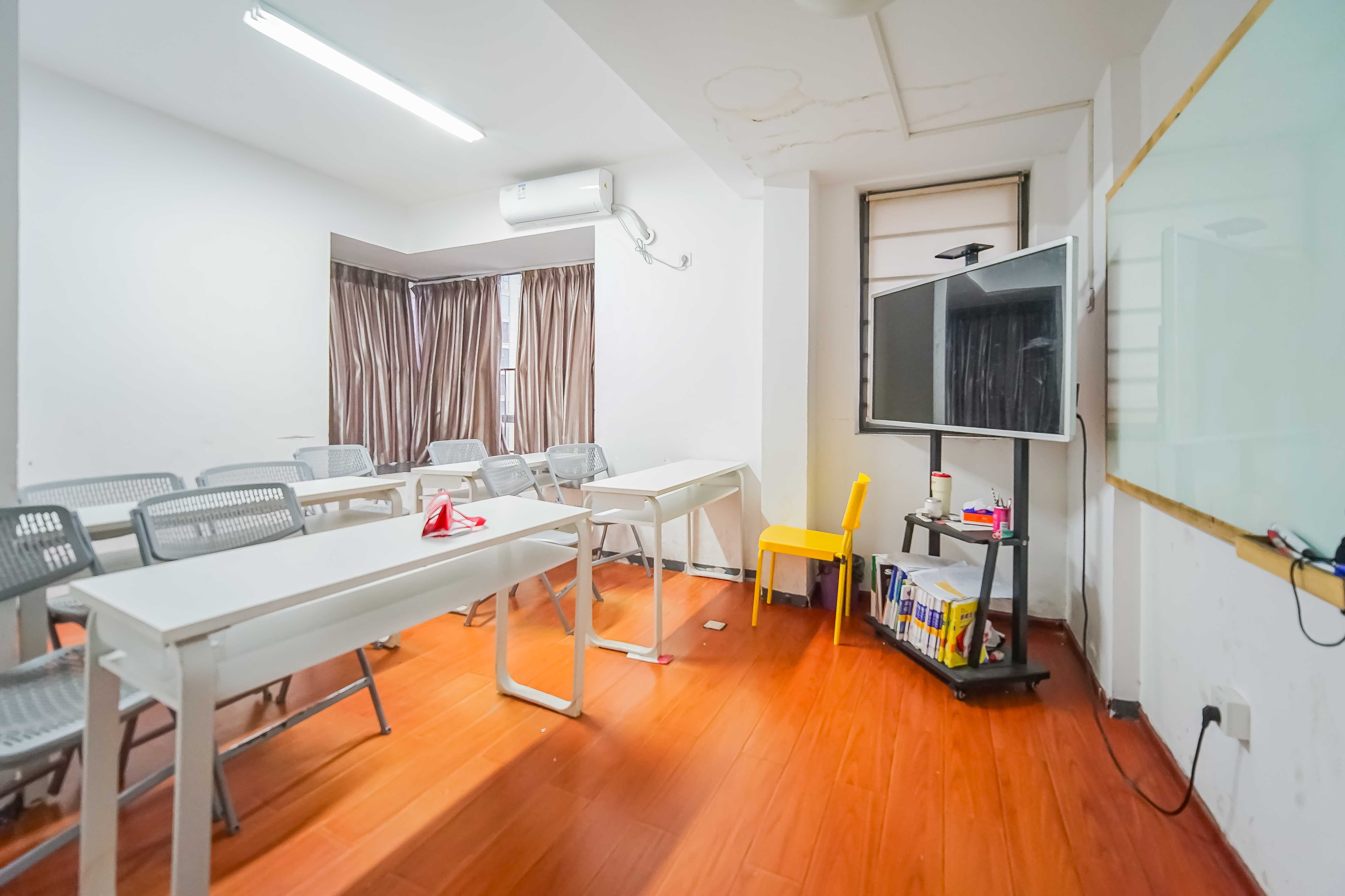 新城新世界一二三期  4室2厅2卫    160.0万卧室